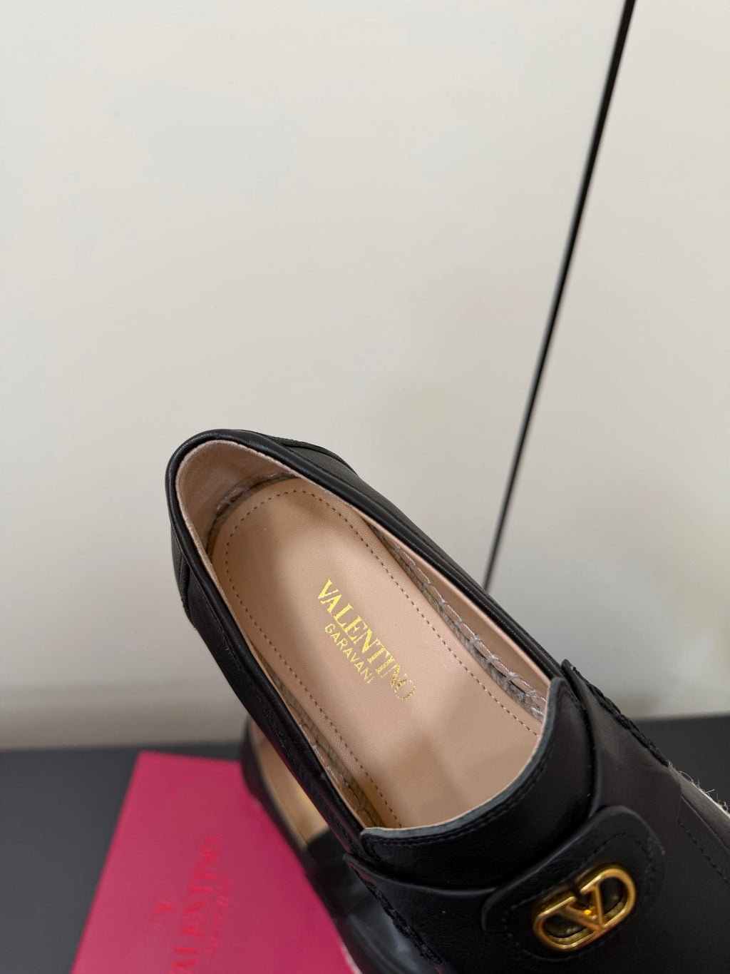 Valen Palm Avenue Loafer Black Raffia Calfskin 619036