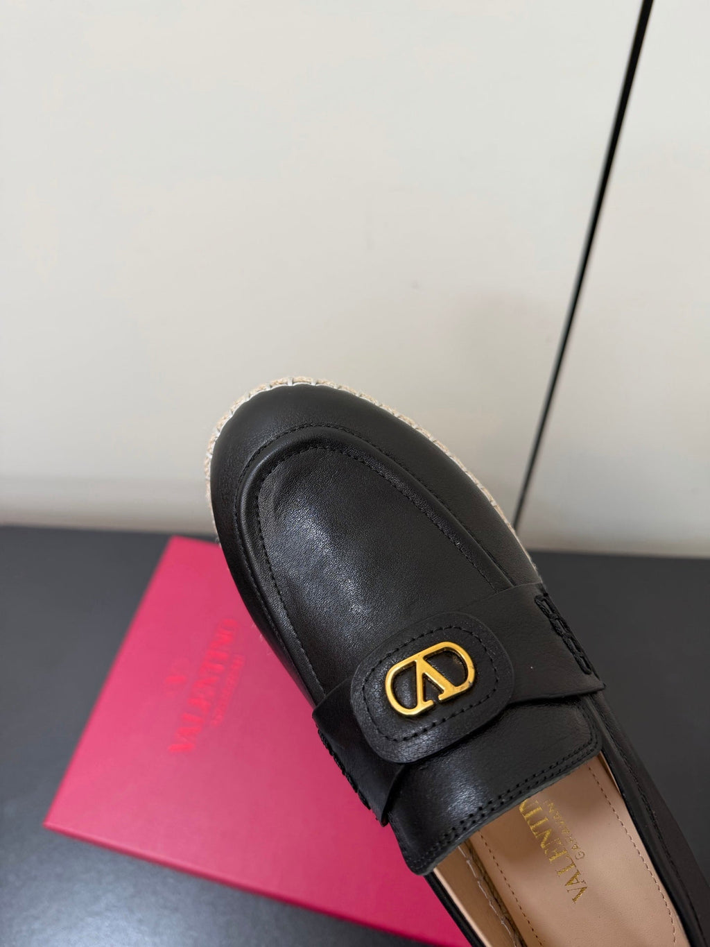 Valen Palm Avenue Loafer Black Raffia Calfskin 619036