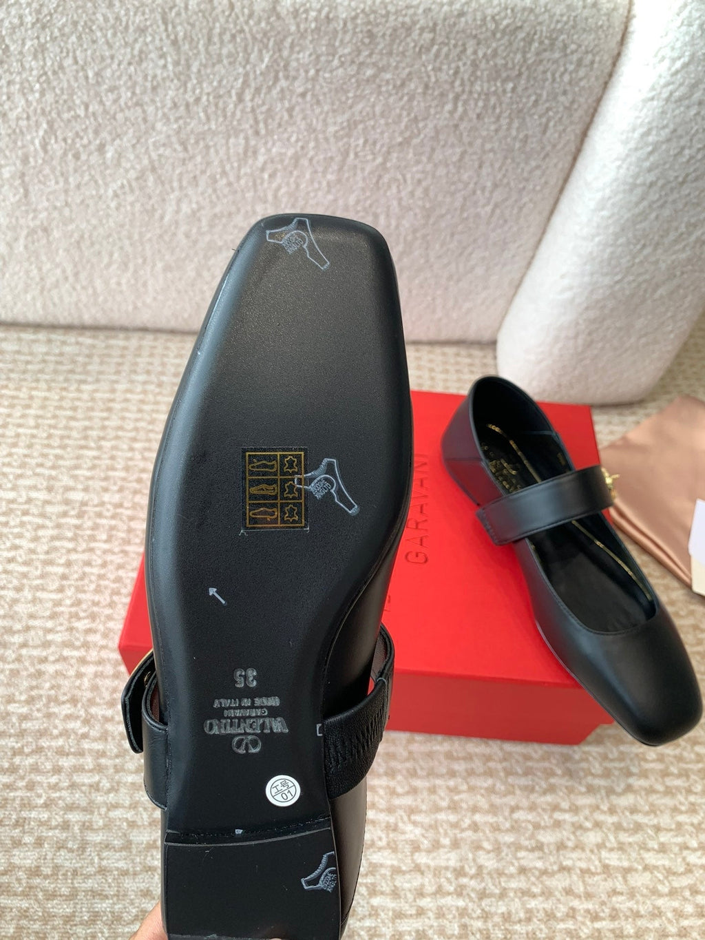 VL Locker Mary-Jane Ballerina In Black Calfskin