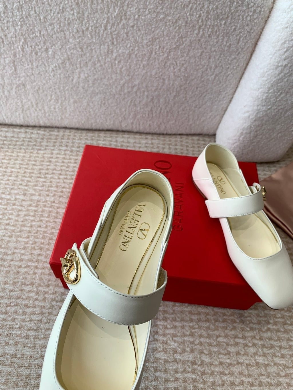 VL Locker Mary-Jane Ballerina In White Calfskin