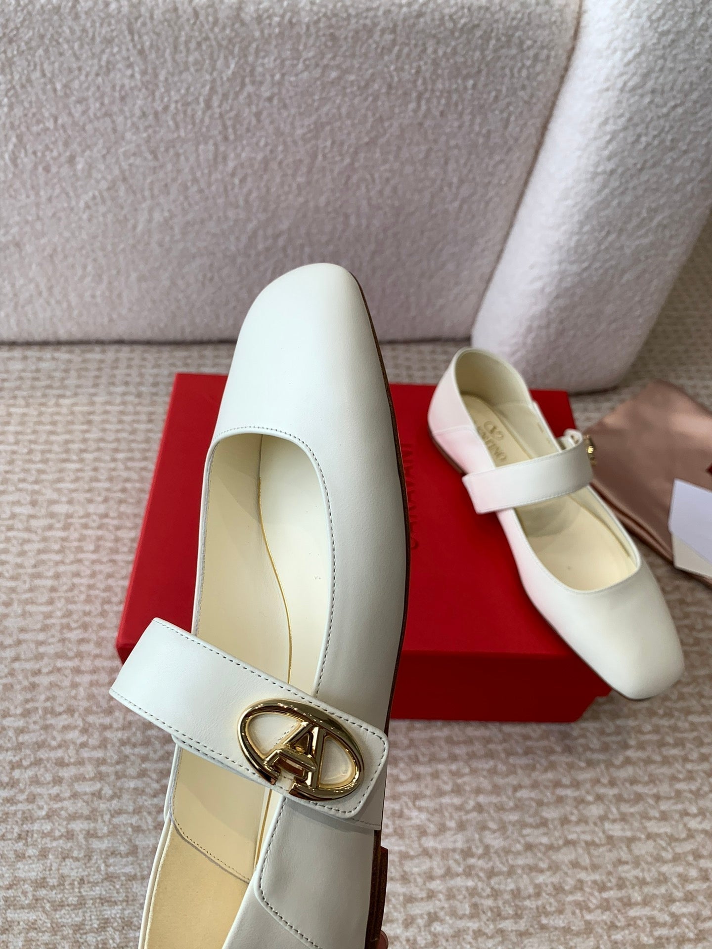 VL Locker Mary-Jane Ballerina In White Calfskin