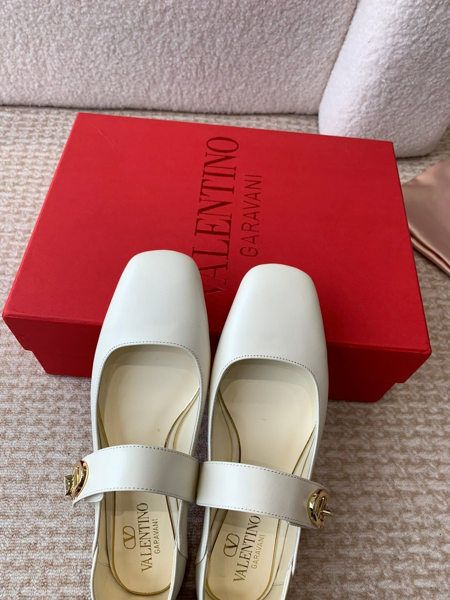 VL Locker Mary-Jane Ballerina In White Calfskin