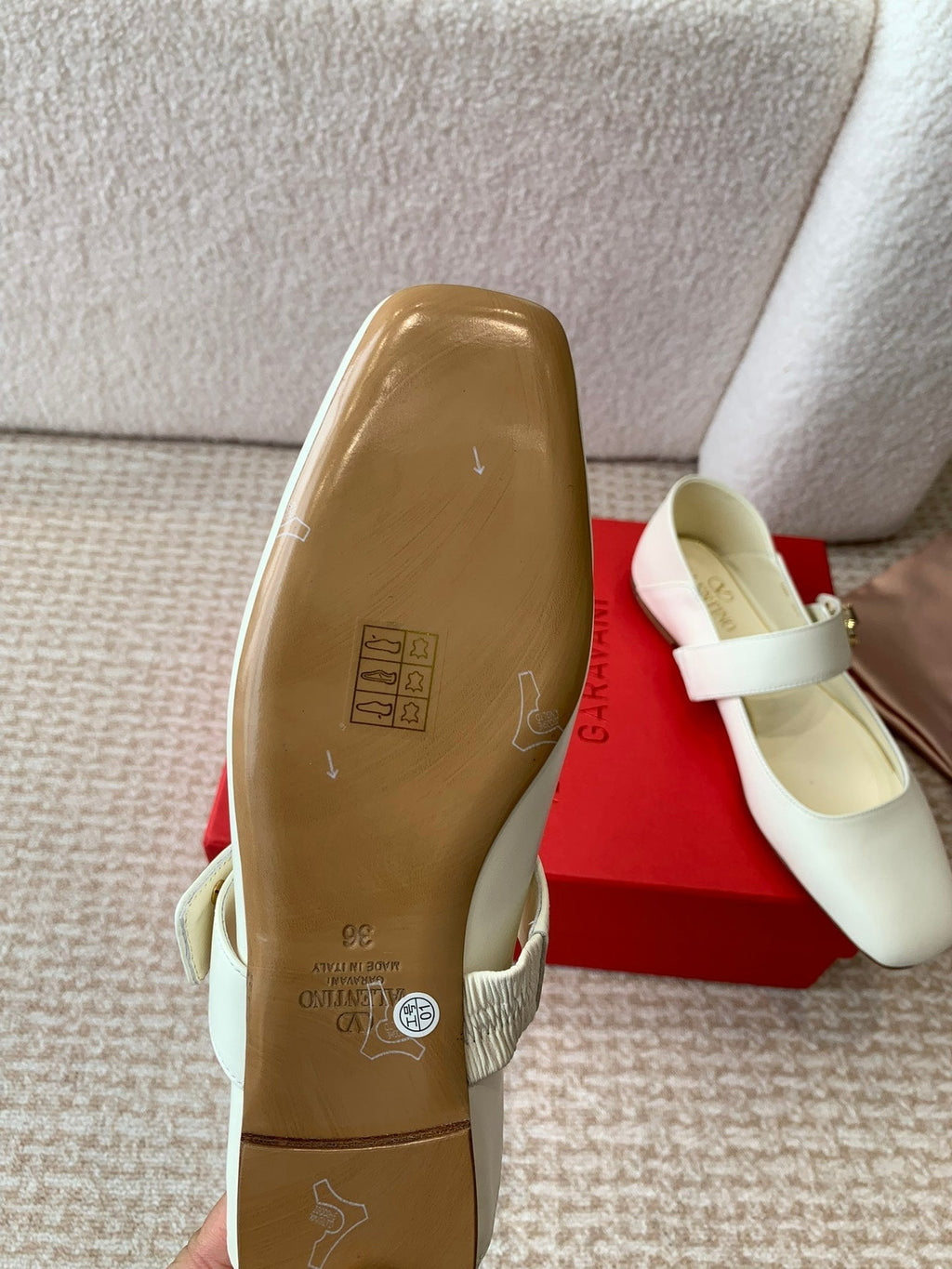 VL Locker Mary-Jane Ballerina In White Calfskin
