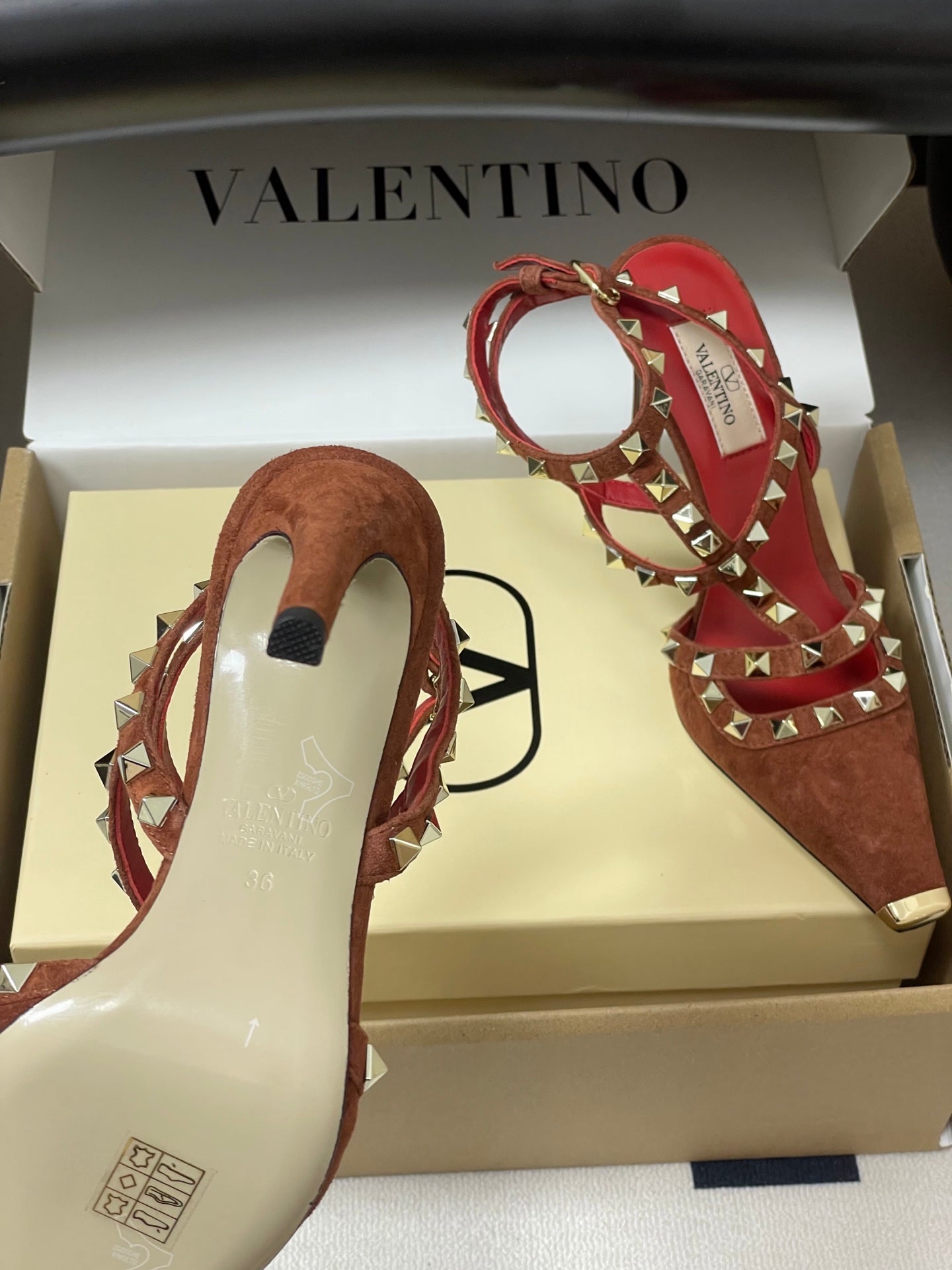 VT Rockstud Kidskin Pump 100mm Chocolate Suede 835106