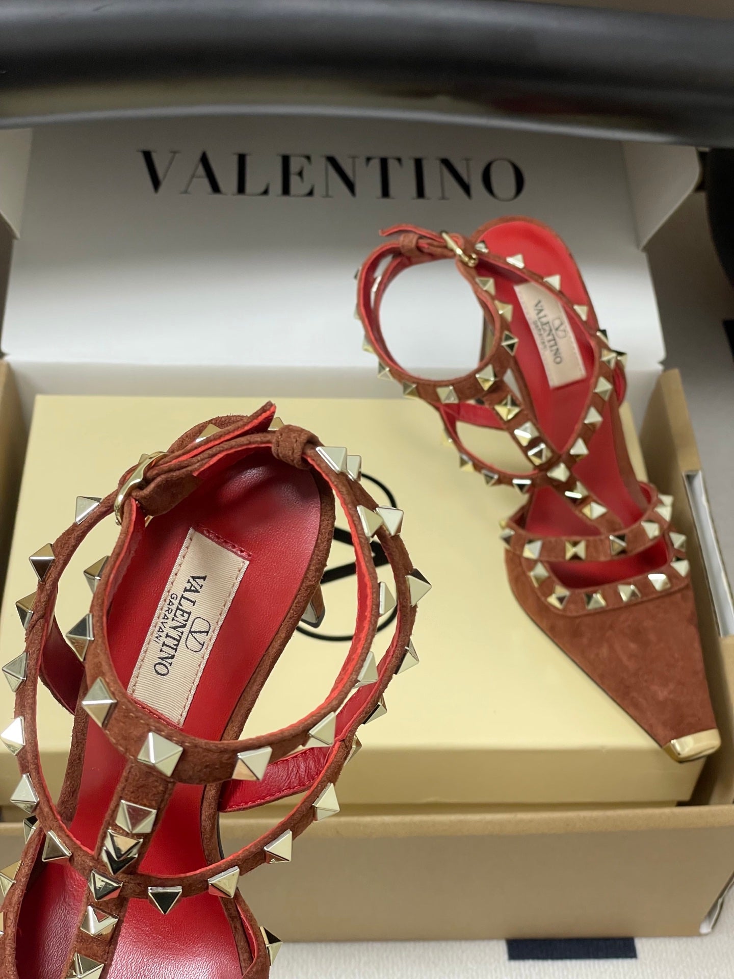 VT Rockstud Kidskin Pump 100mm Chocolate Suede 835106