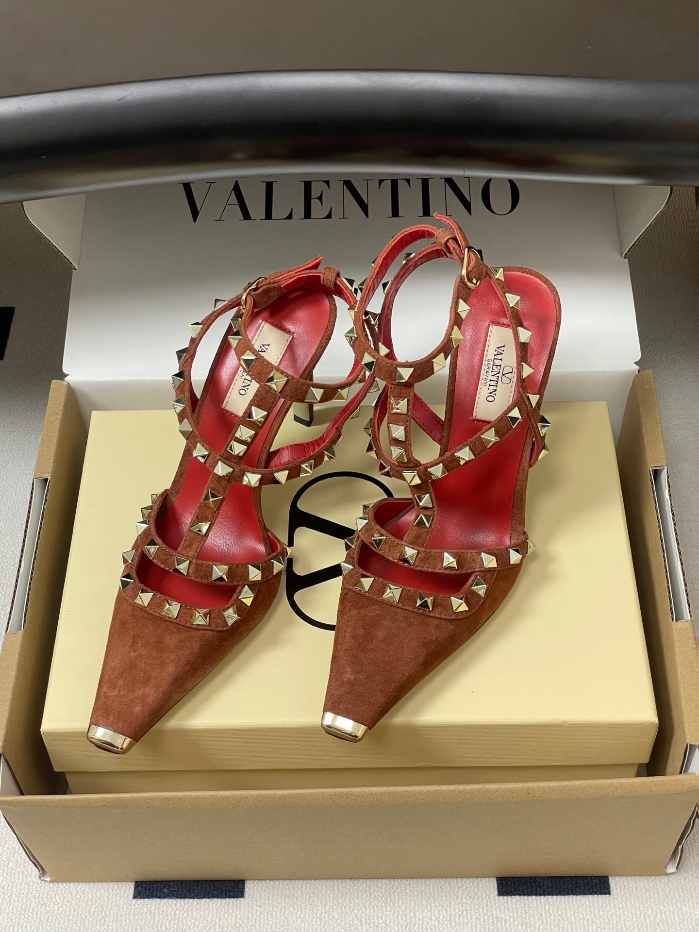 VT Rockstud Kidskin Pump 100mm Chocolate Suede 835106
