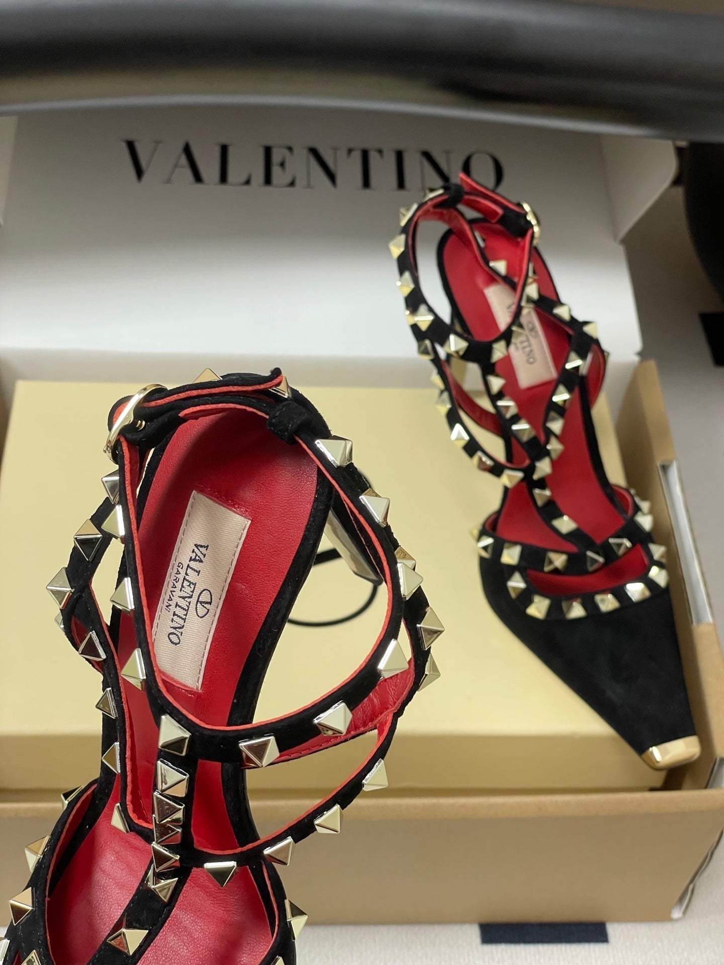 VT Rockstud Kidskin Pump 100mm Black Suede 835108