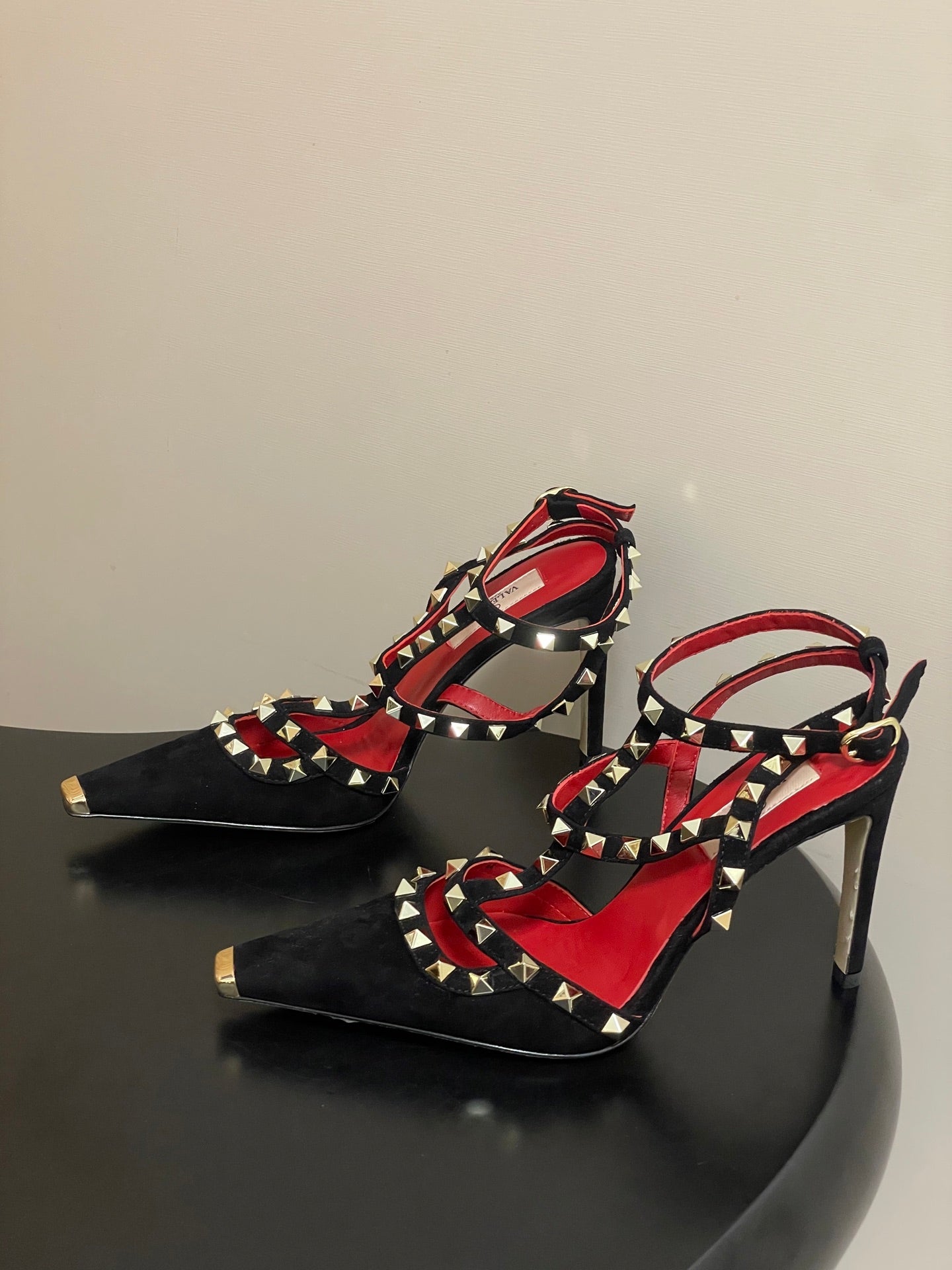 VT Rockstud Kidskin Pump 100mm Black Suede 835108