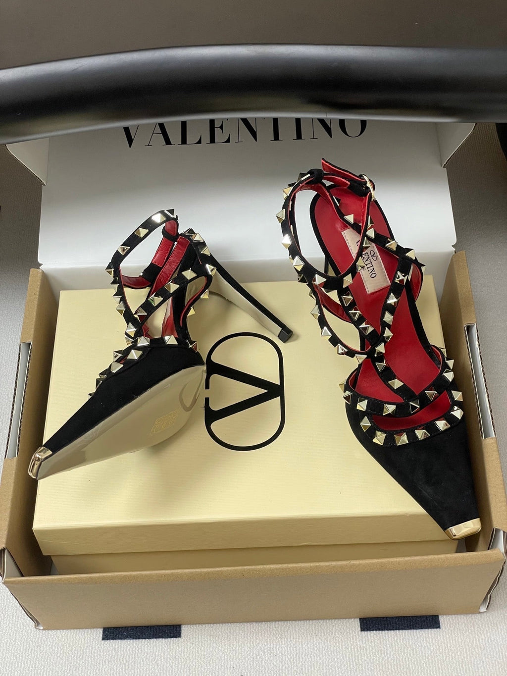 VT Rockstud Kidskin Pump 100mm Black Suede 835108