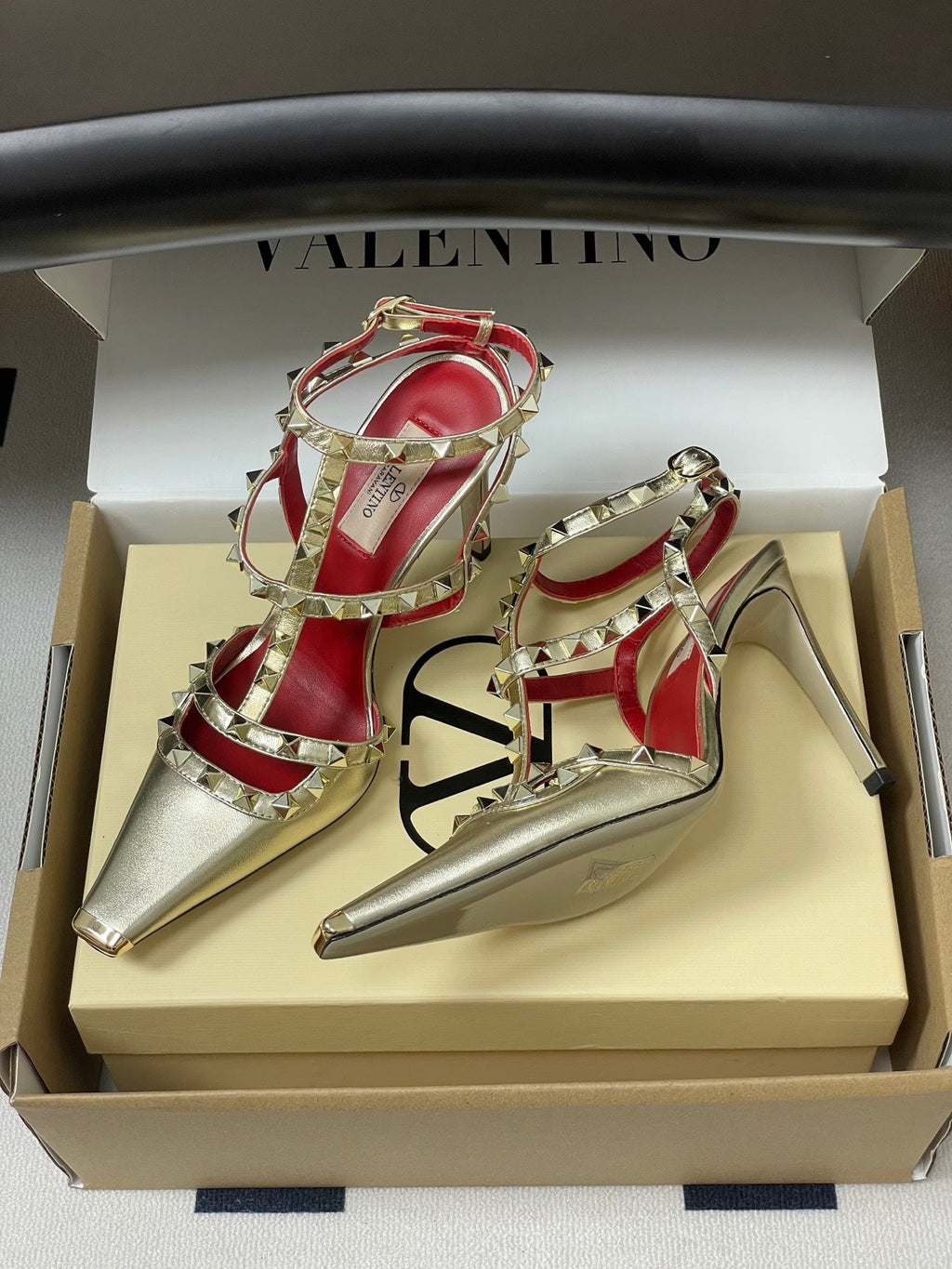 VT Rockstud Kidskin Pump 100mm Gold Sheepskin 835109