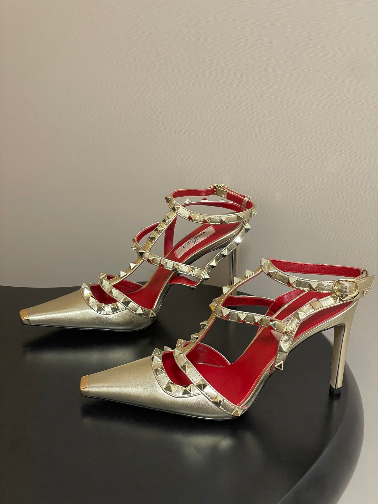 VT Rockstud Kidskin Pump 100mm Gold Sheepskin 835109