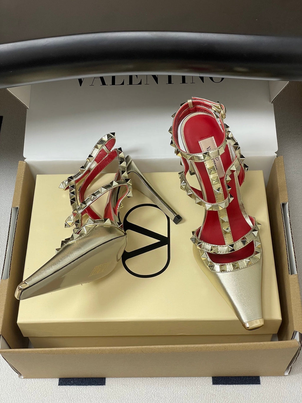 VT Rockstud Kidskin Pump 100mm Gold Sheepskin 835109
