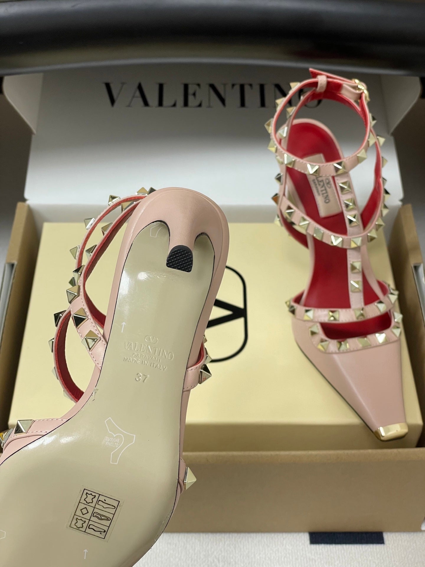 VT Rockstud Kidskin Pump 100mm Light Pink Sheepskin 835115