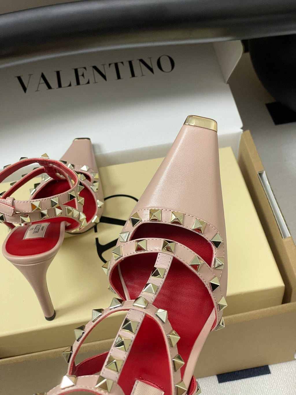 VT Rockstud Kidskin Pump 100mm Light Pink Sheepskin 835115