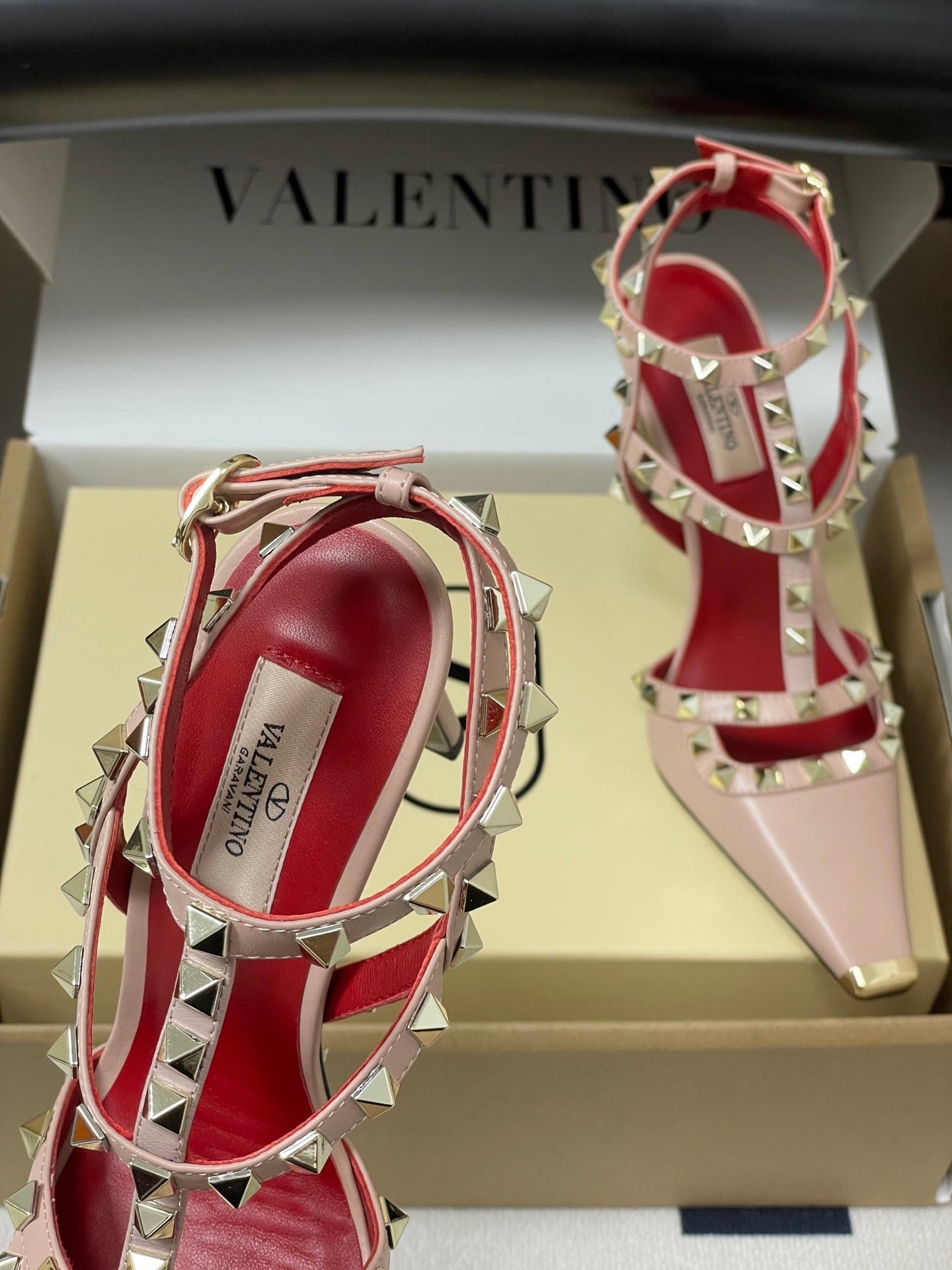 VT Rockstud Kidskin Pump 100mm Light Pink Sheepskin 835115