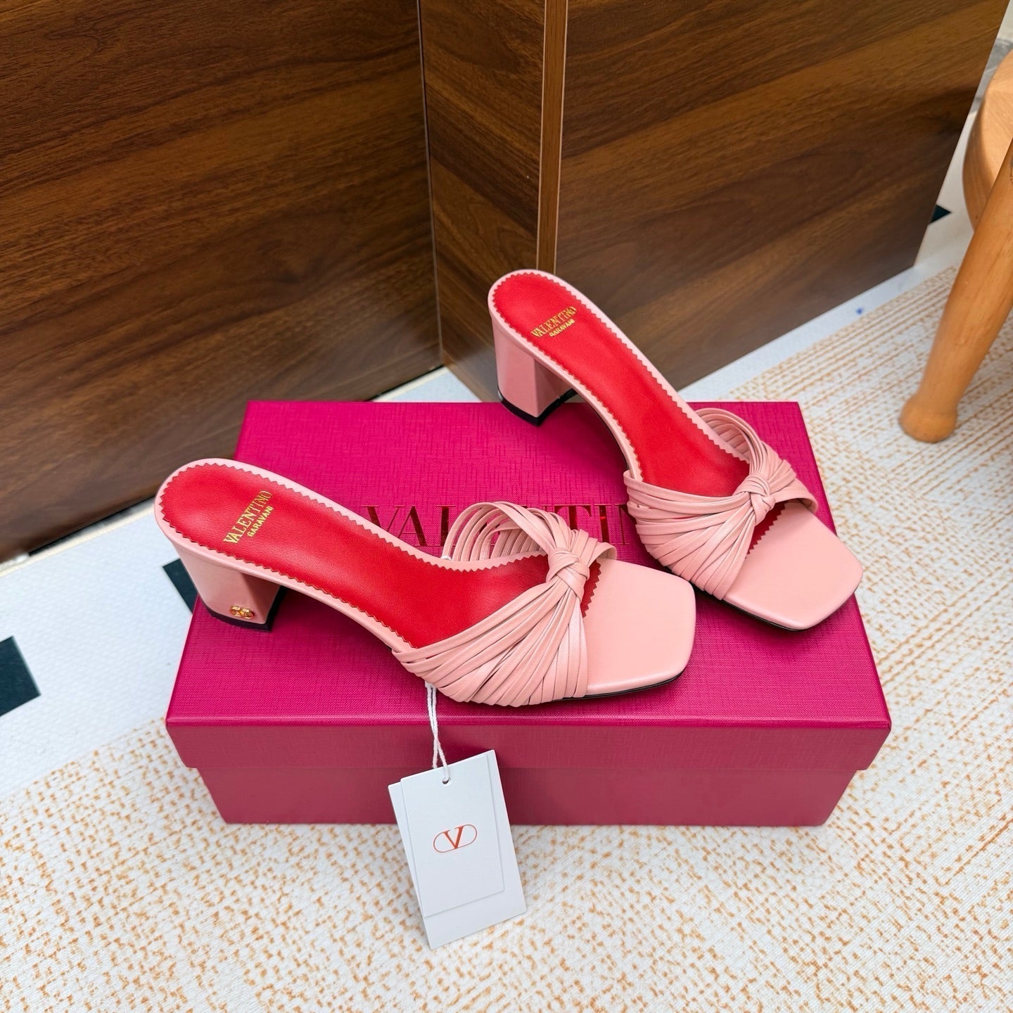 VLTN 26s Annet Mules 6.5cm Light Pink Woven Leather 974329