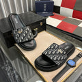 CD AQUA SLIDE SANDAL BLACK AND GRAY JACQUARD