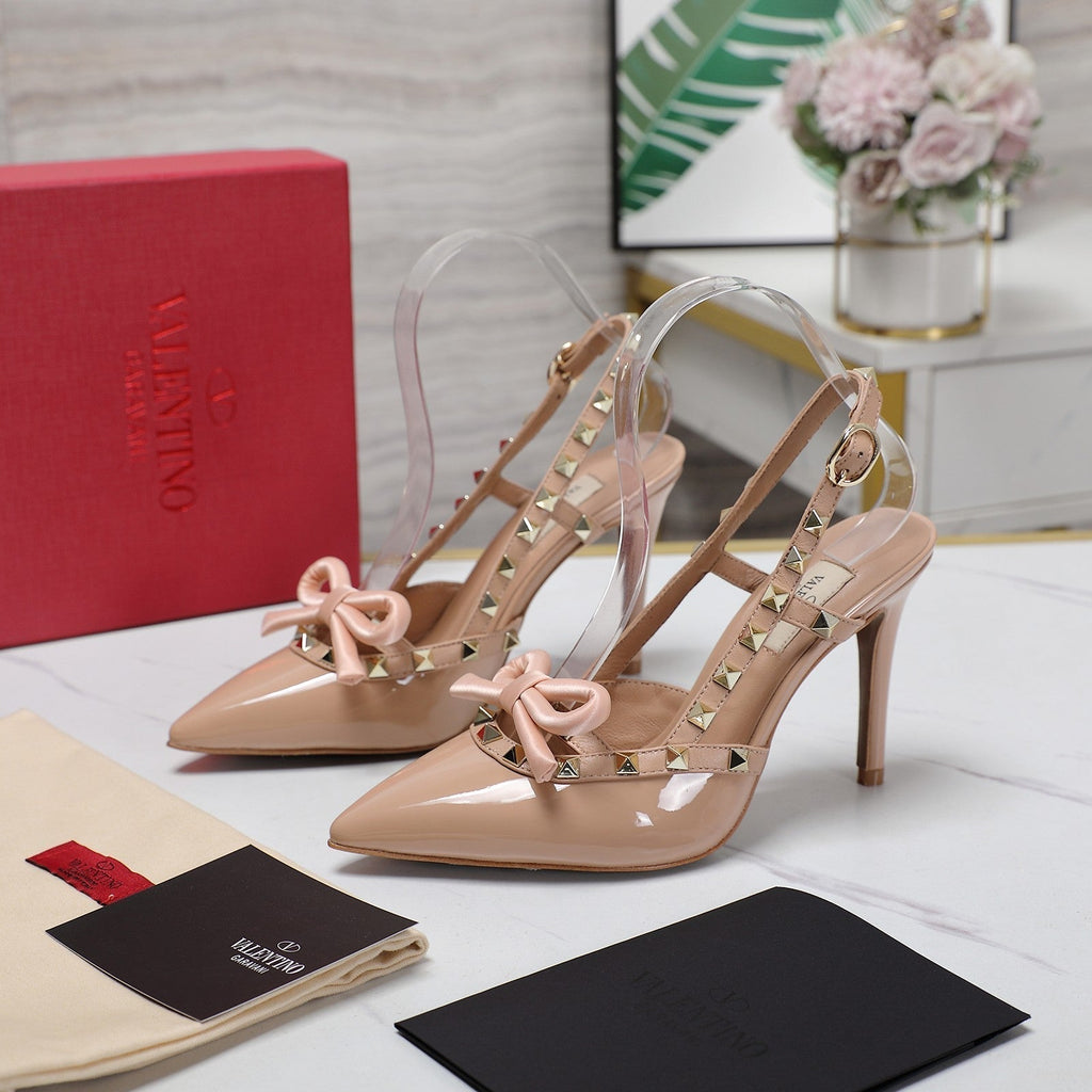 VL Rockstud Bow Slingback Nude Tan Patent Leather Pump 95mm