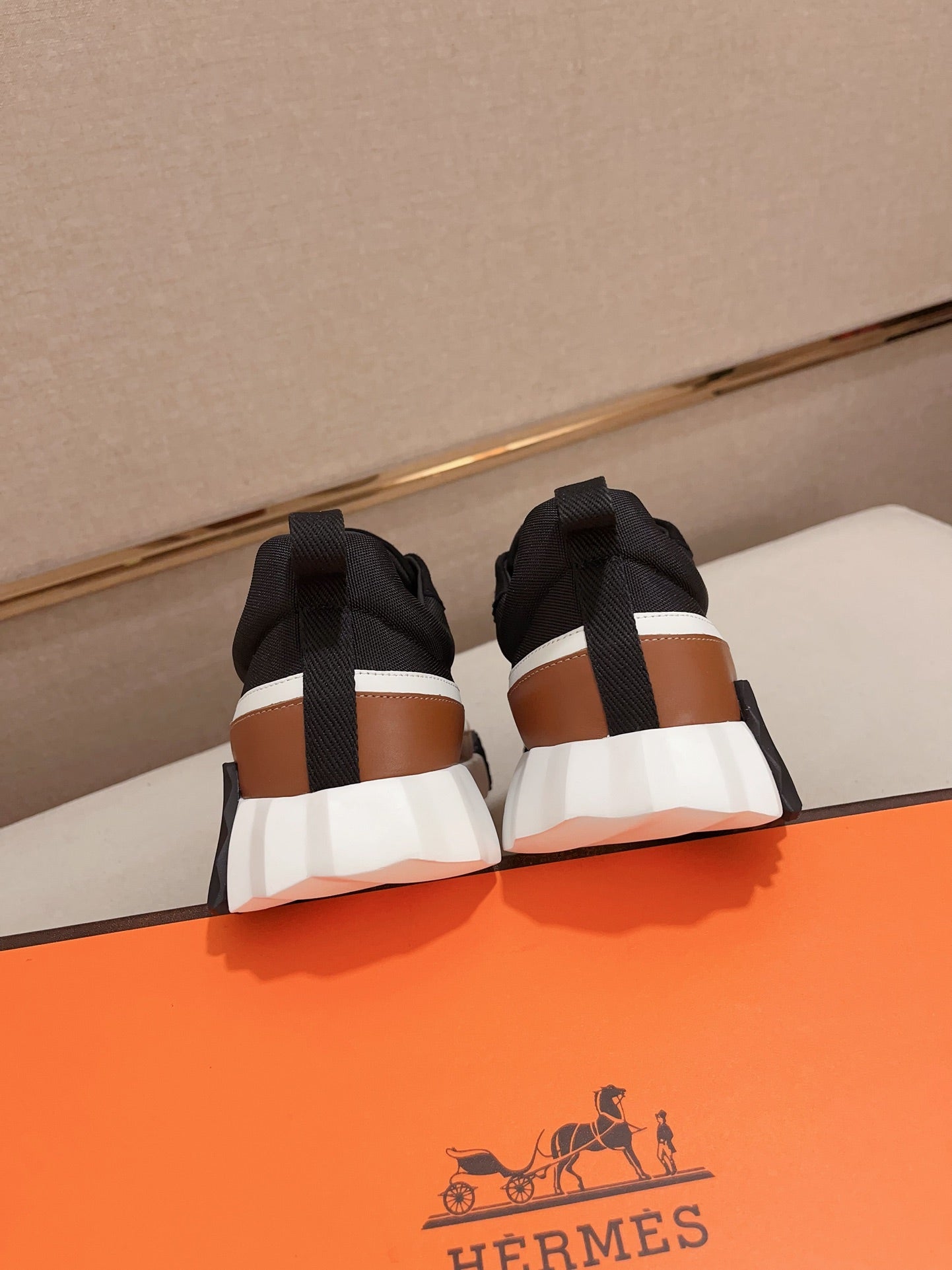 HM BOUNCING SNEAKER BLACK AND BROWN CALFSKIN