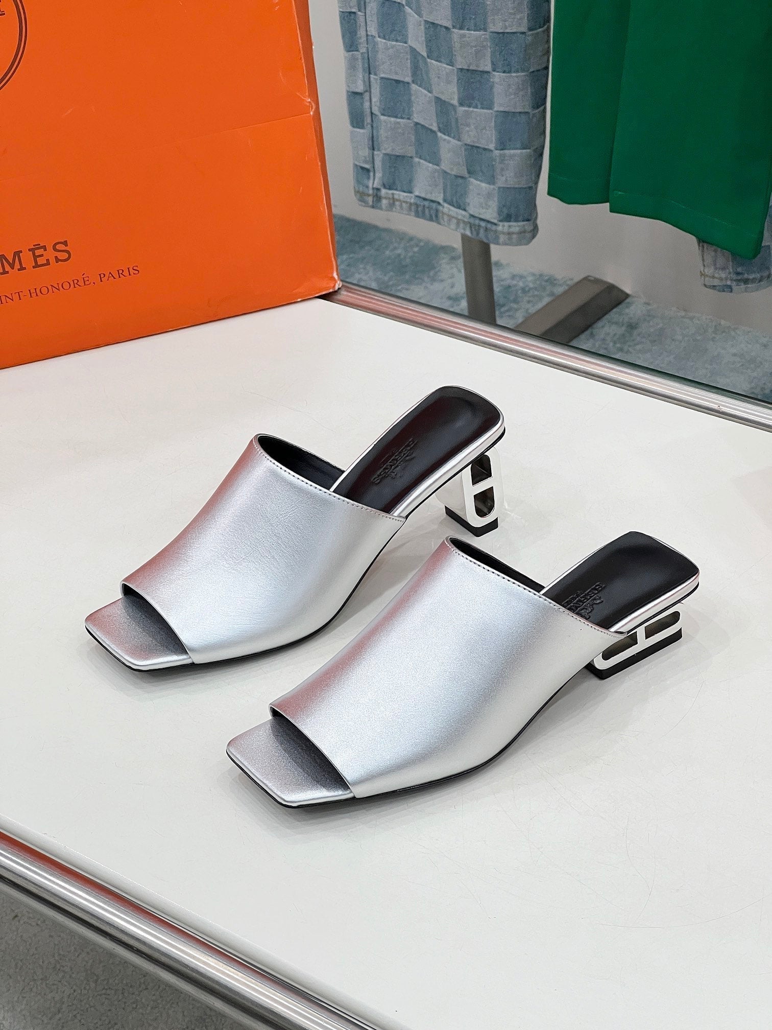 HERMES ICONIQUE 60 SANDAL IN SILVER CALFSKIN