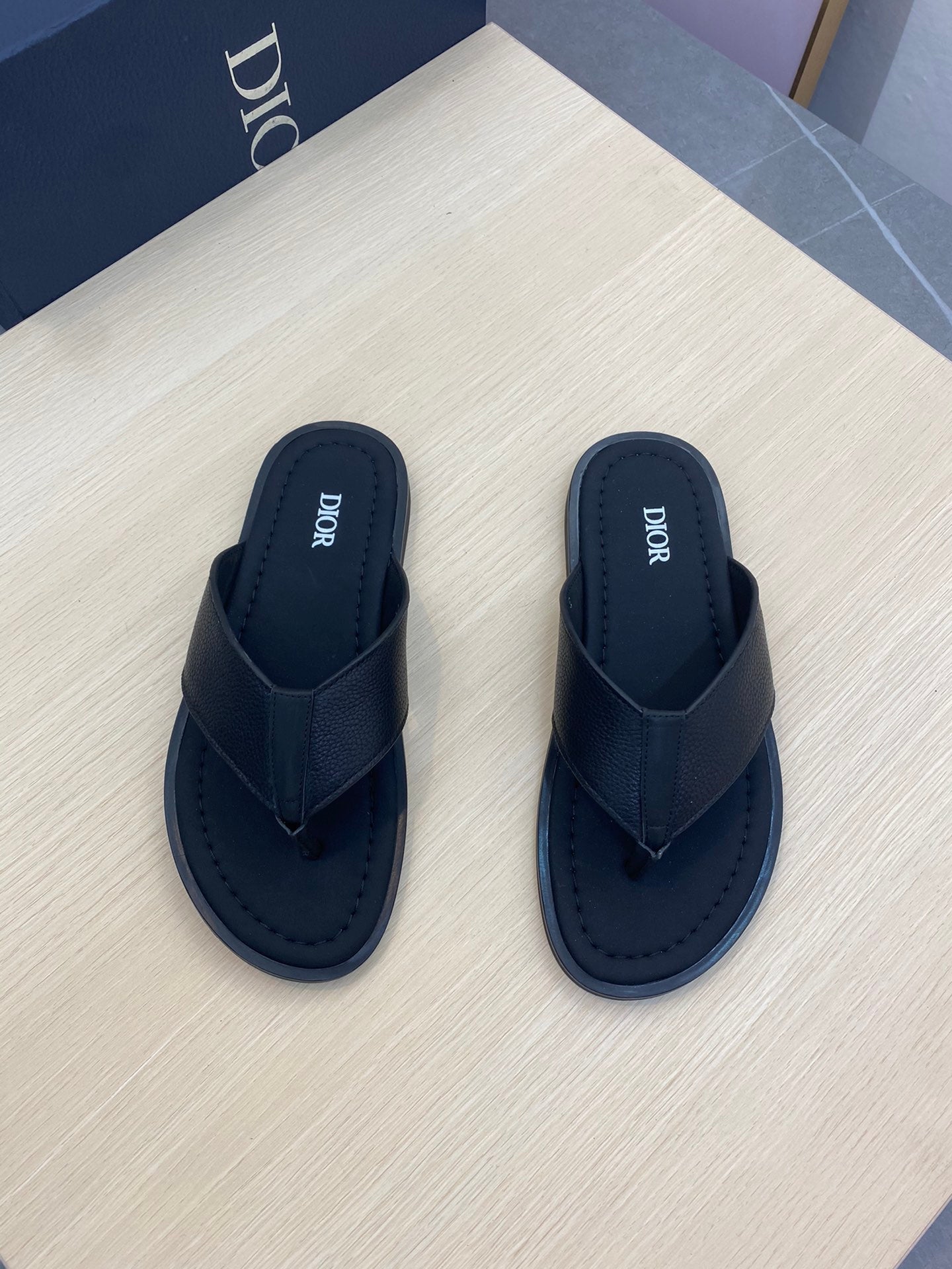 CD ALIDAS FLIP-FLOPS BLACK GRAINED CALFSKIN