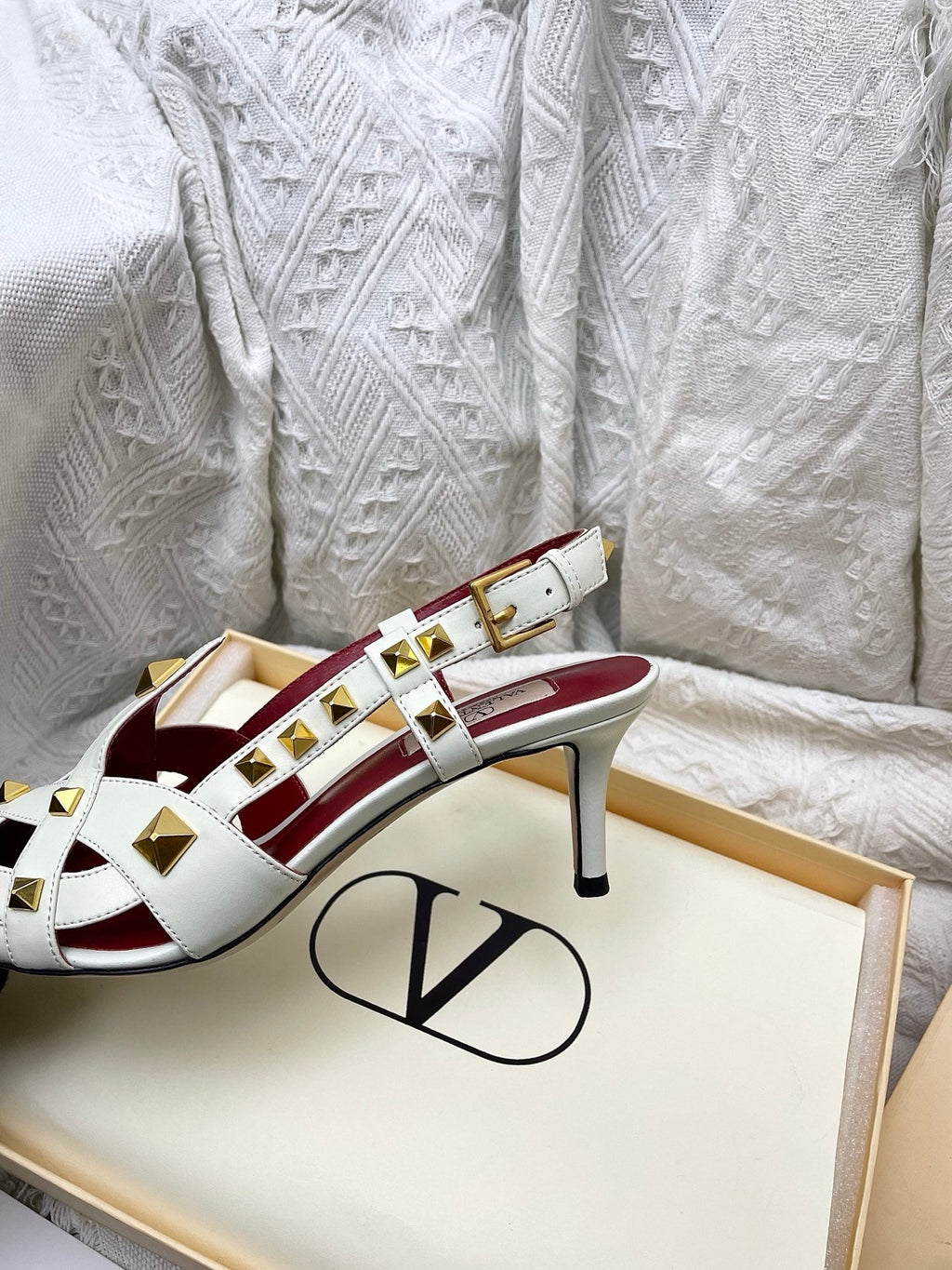 VT Studdy Kidskin Pumps 60mm White Goatskin 611369