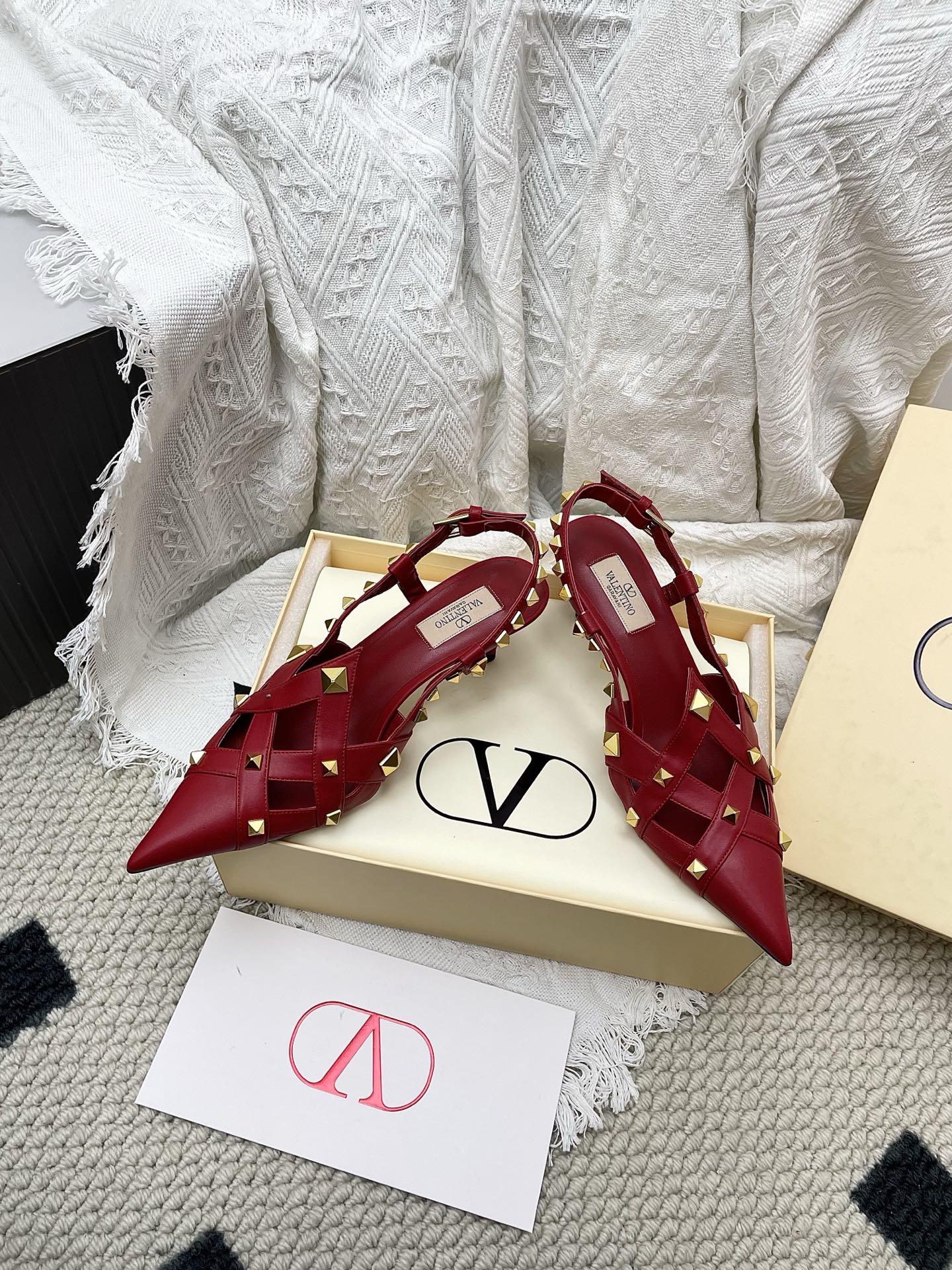 VT Studdy Kidskin Pumps 60mm Red Goatskin 611372