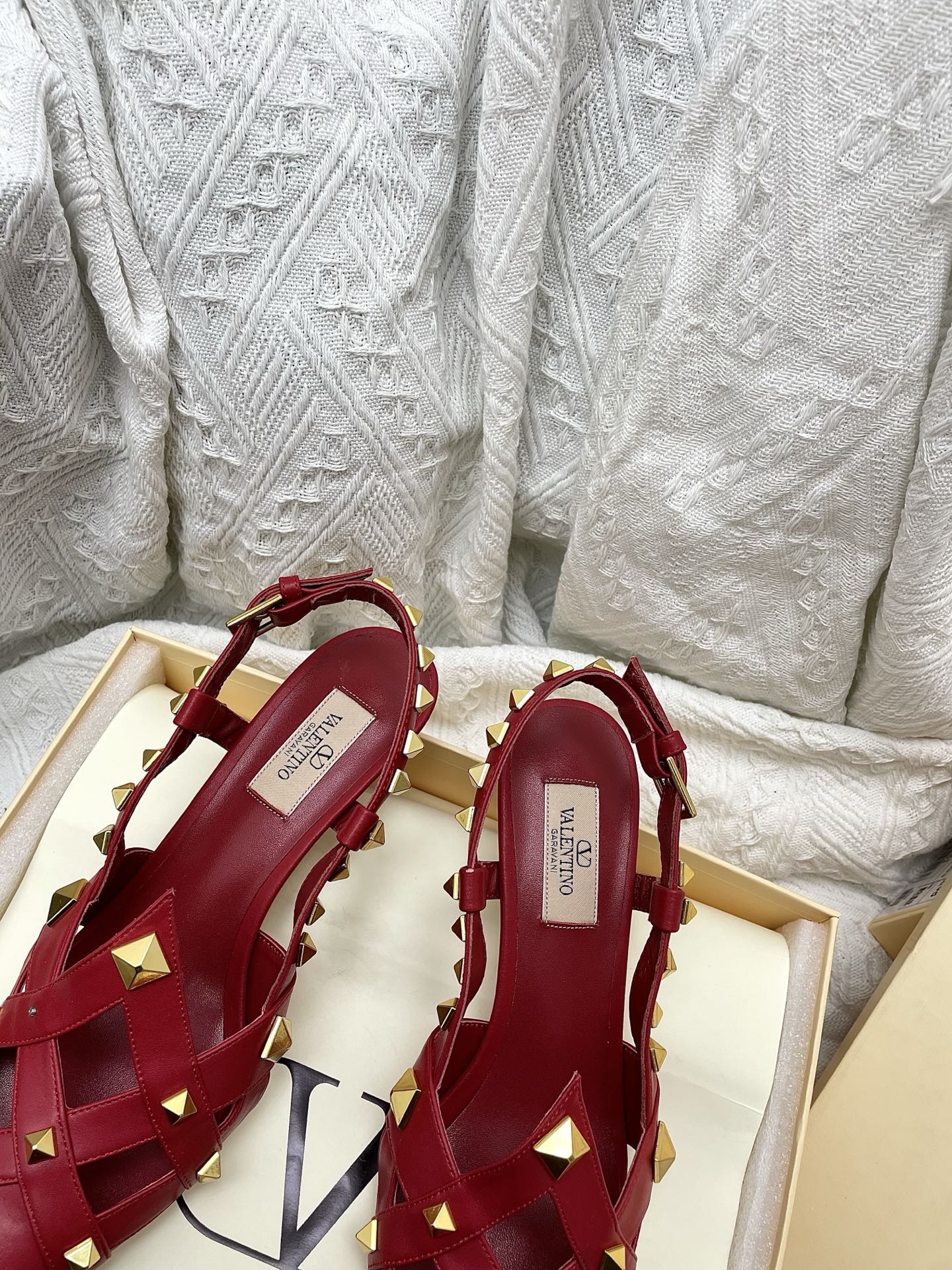 VT Studdy Kidskin Pumps 60mm Red Goatskin 611372