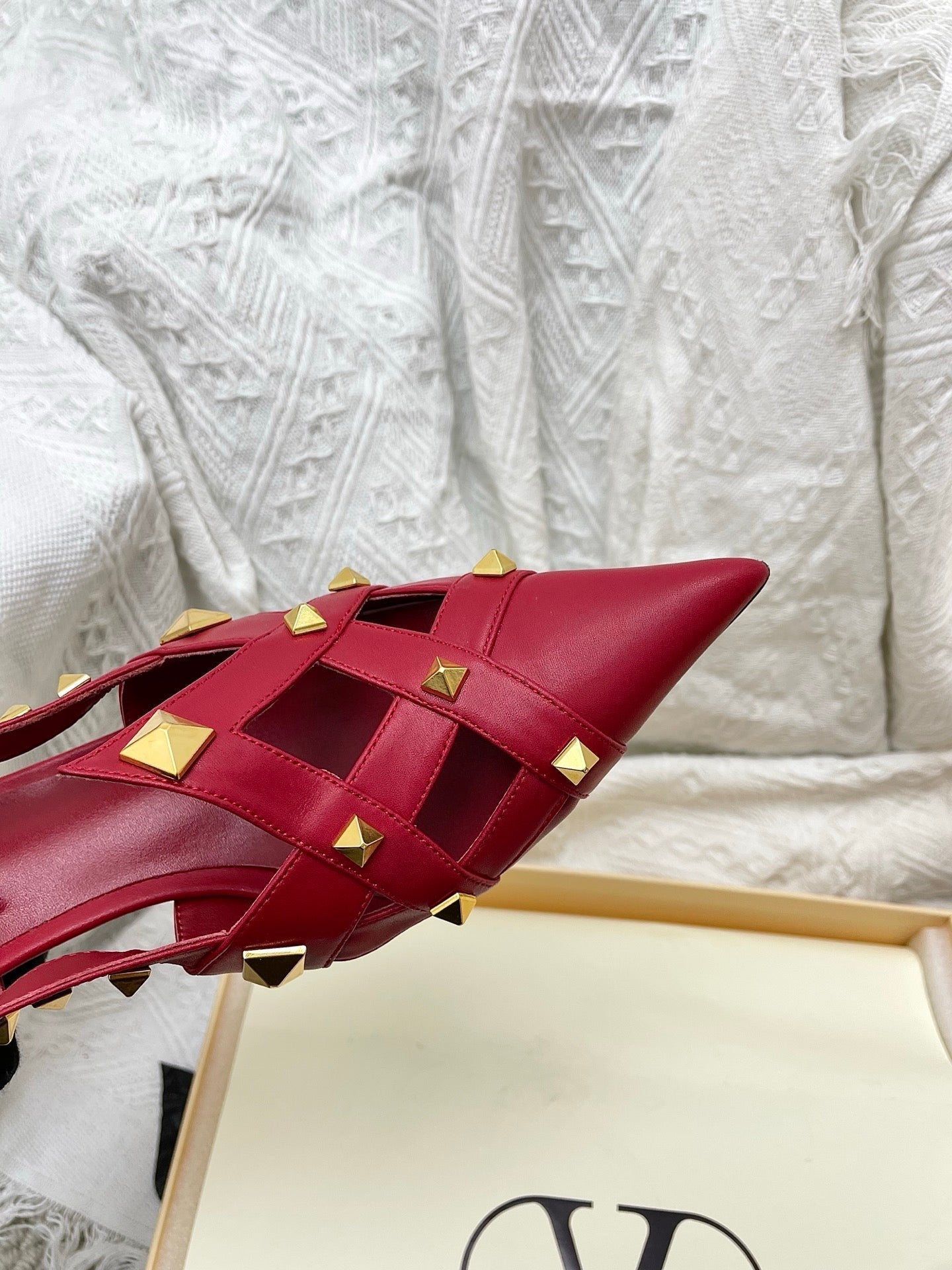 VT Studdy Kidskin Pumps 60mm Red Goatskin 611372