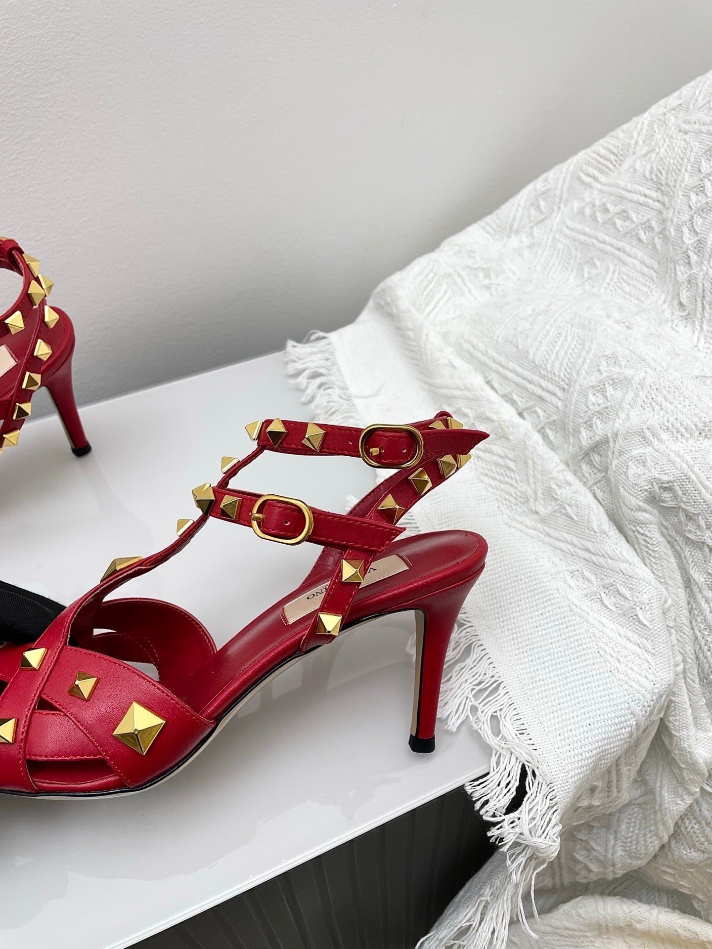 VT Studdy Kidskin Pumps 80mm Red Goatskin 611374
