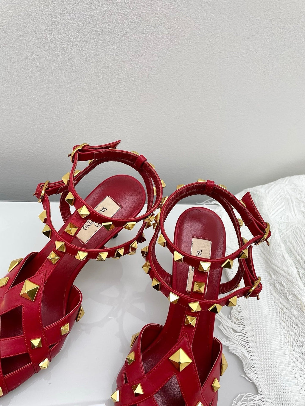 VT Studdy Kidskin Pumps 80mm Red Goatskin 611374