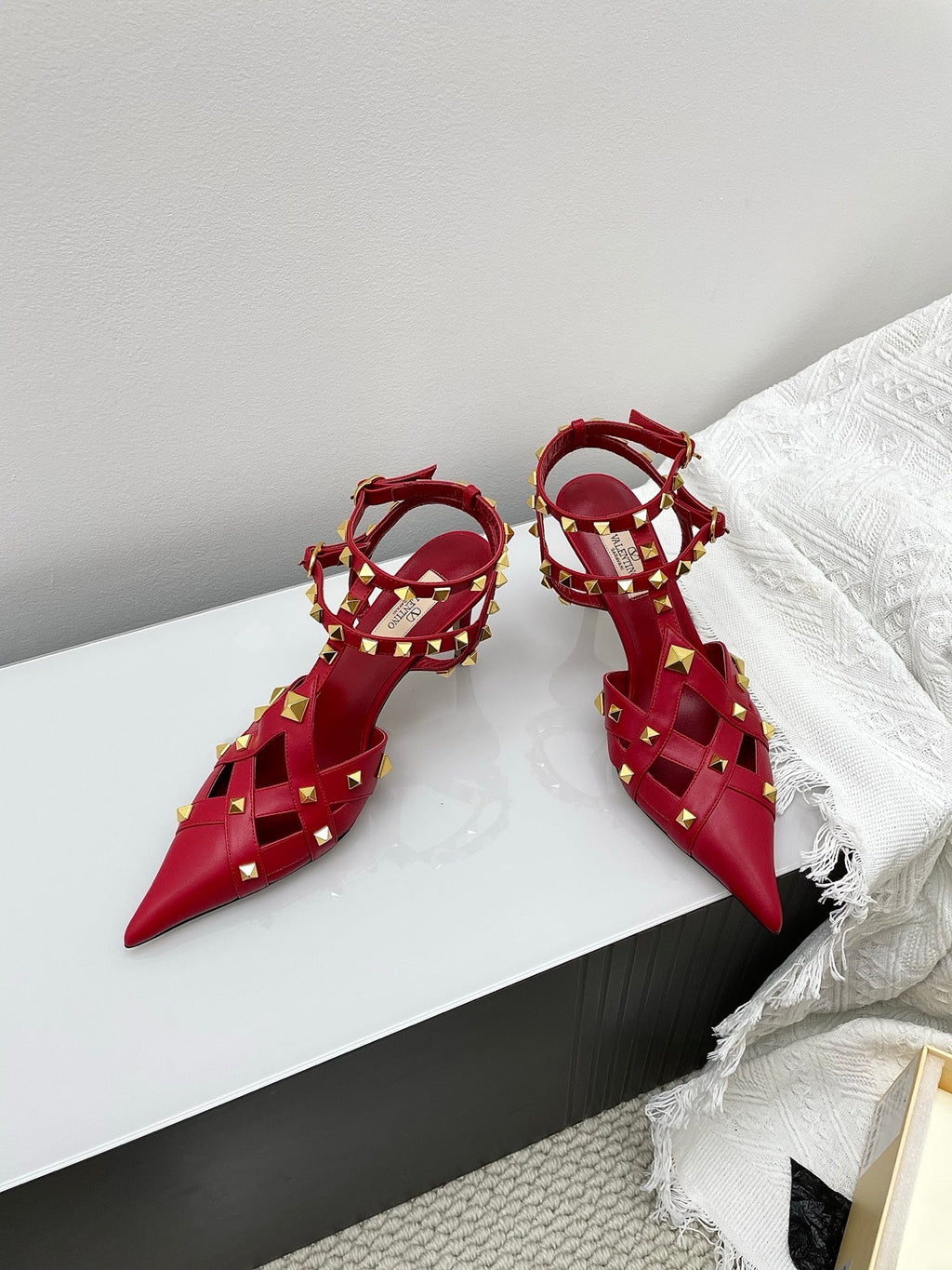 VT Studdy Kidskin Pumps 80mm Red Goatskin 611374