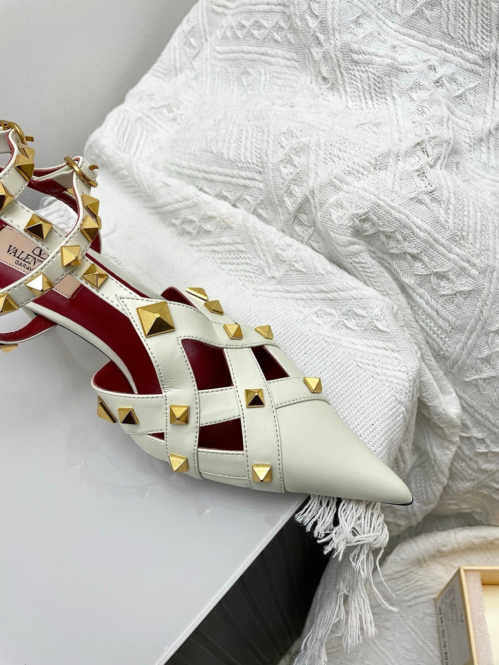 VT Studdy Kidskin Pumps 80mm White Goatskin 611375