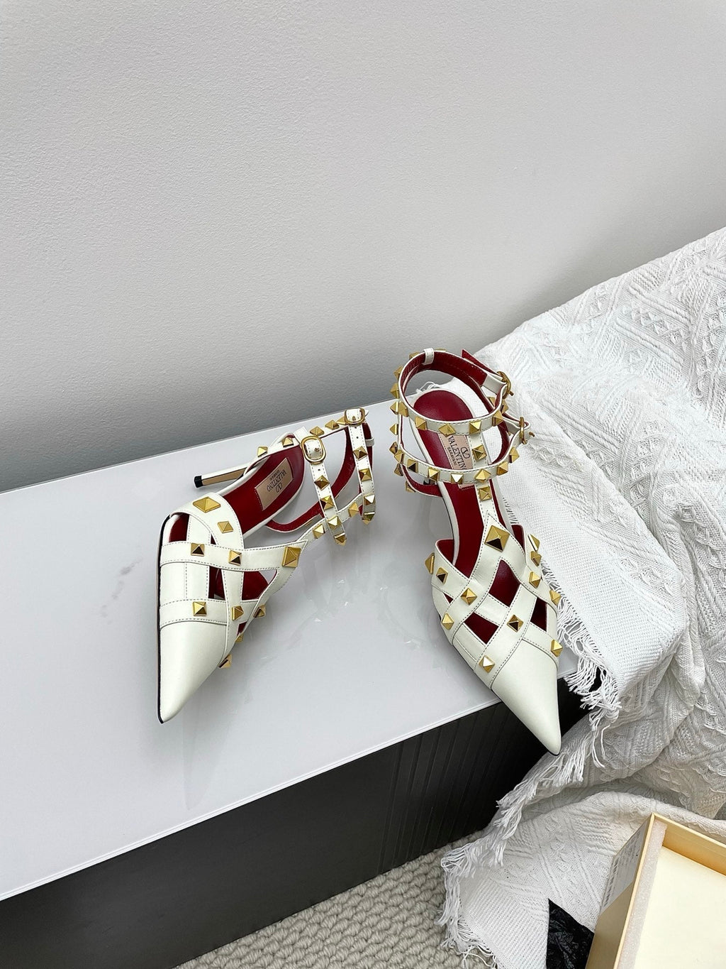 VT Studdy Kidskin Pumps 80mm White Goatskin 611375