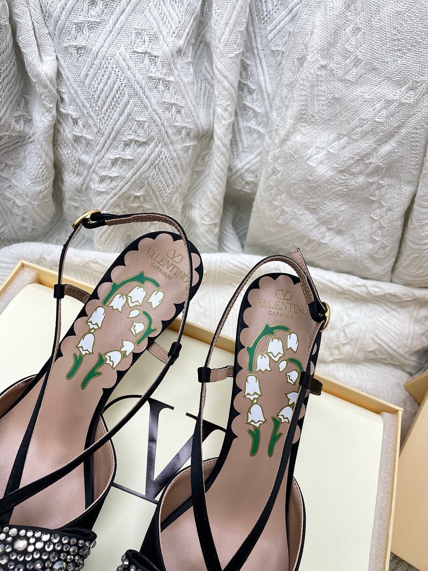 Garavani Bowow 8.0 Embellished Slingback Pumps Black Satin