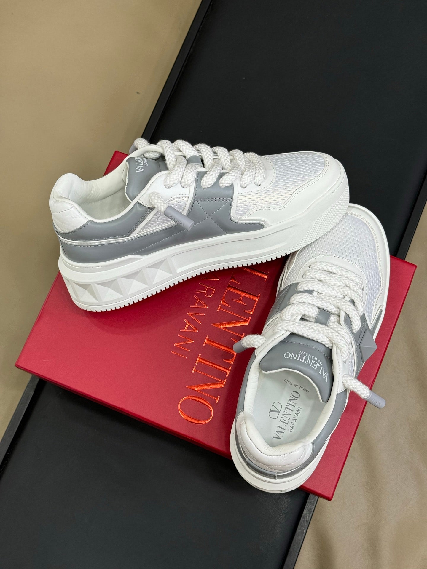 VT 2025 Sneakers White Light Gray Frabic Cowhide 548575