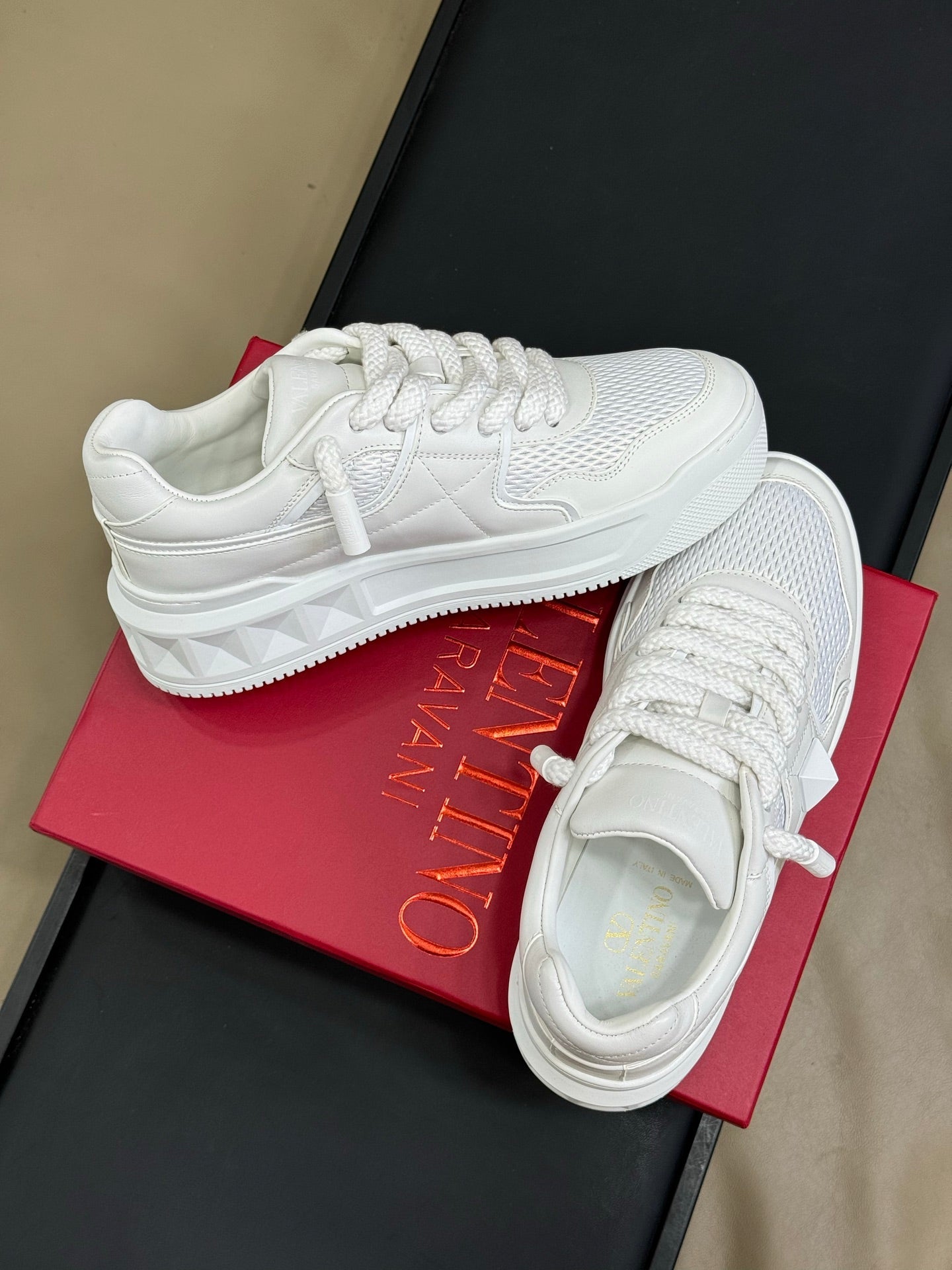 VT 2025 Sneakers White Frabic Cowhide 548577
