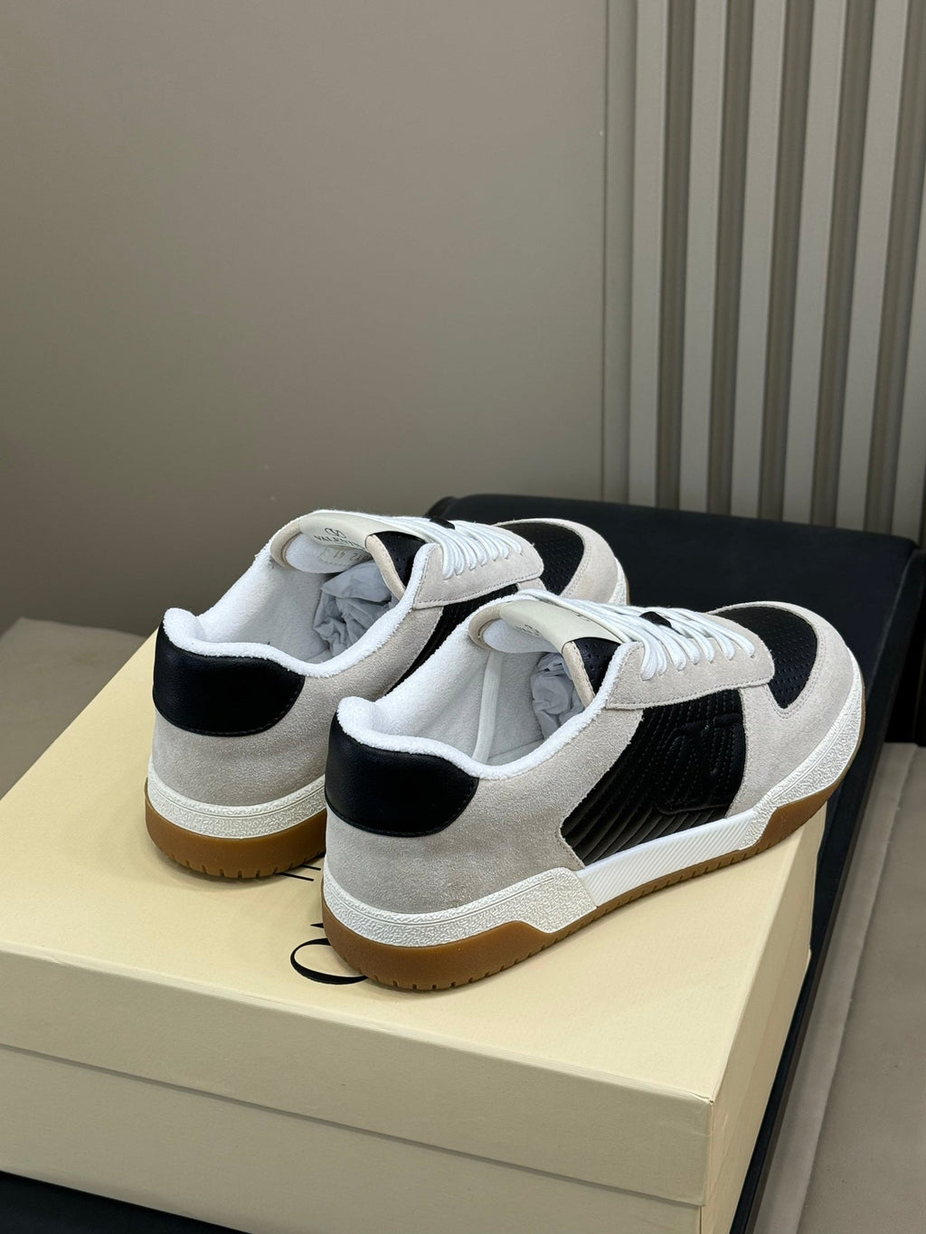 VT 2025 Sneaker Black White Suede Calfskin 548584