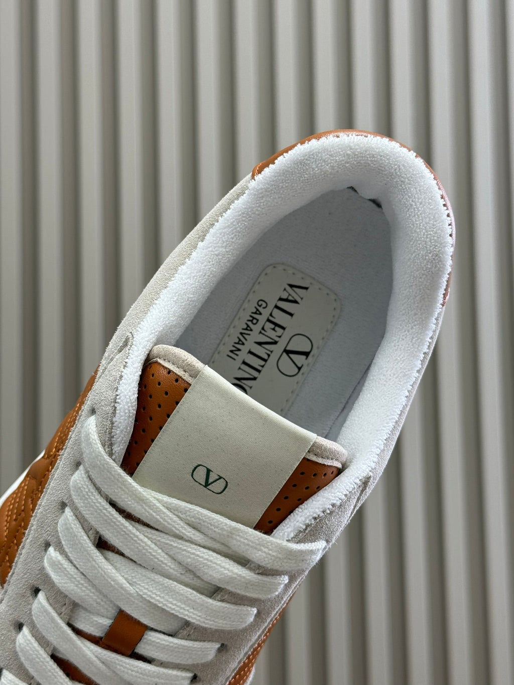 VT 2025 Sneaker Brown White Suede Calfskin 548583
