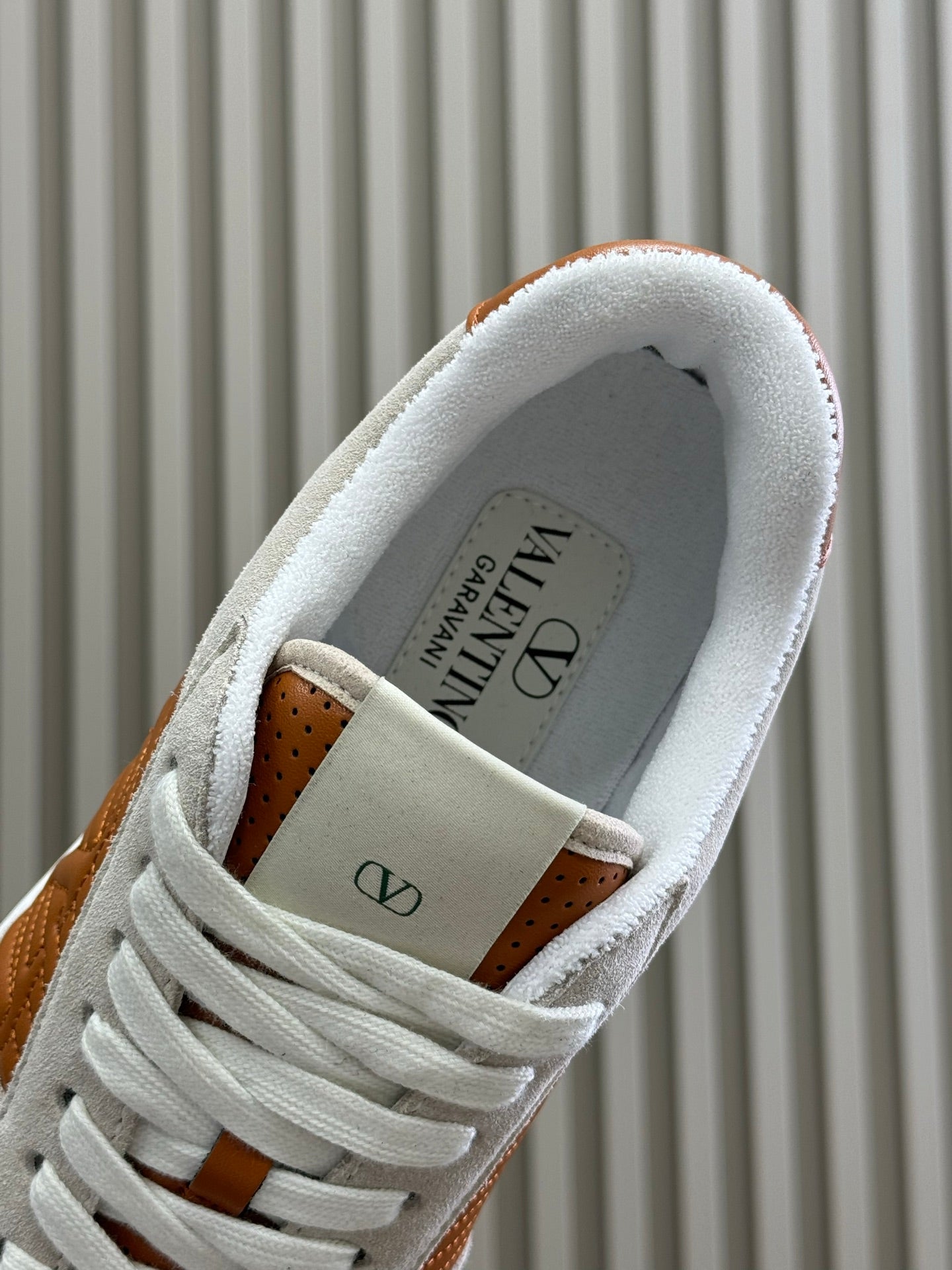 VT 2025 Sneaker Brown White Suede Calfskin 548583