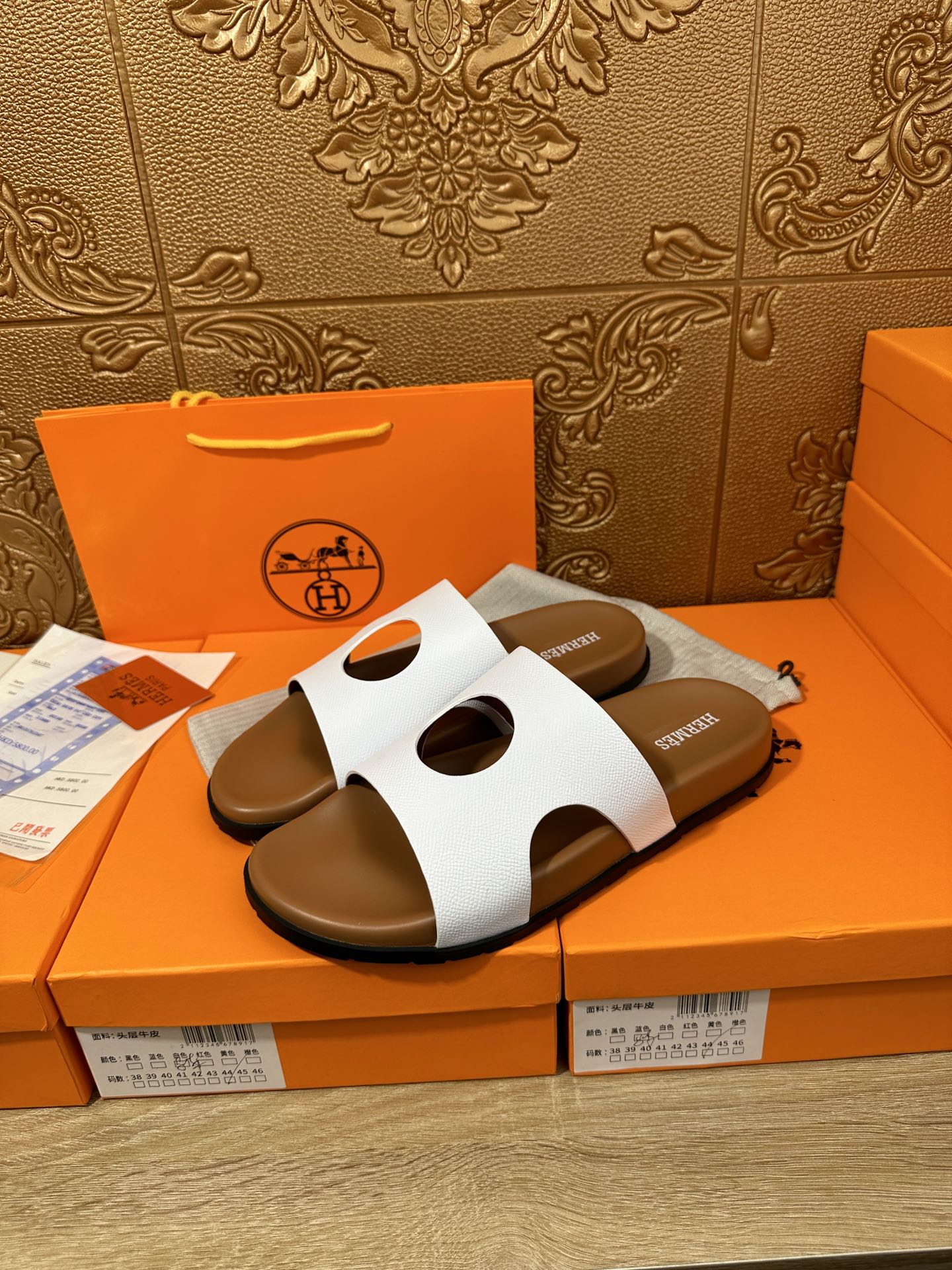 HM CIRCLE CUT SANDAL WHITE AND CARAMEL CALFSKIN