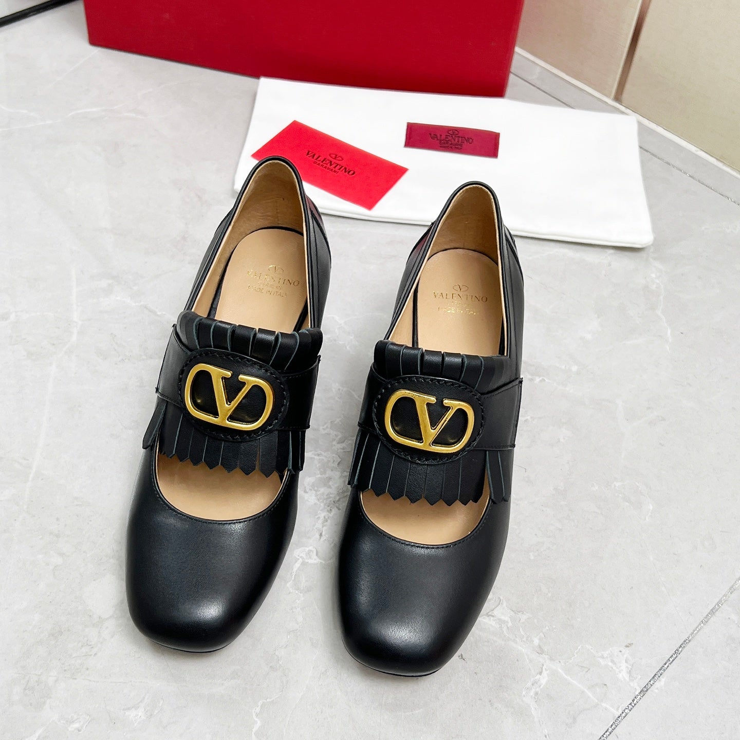 VT 25 Signature Heeled Loafer Black Calf Leather 293943