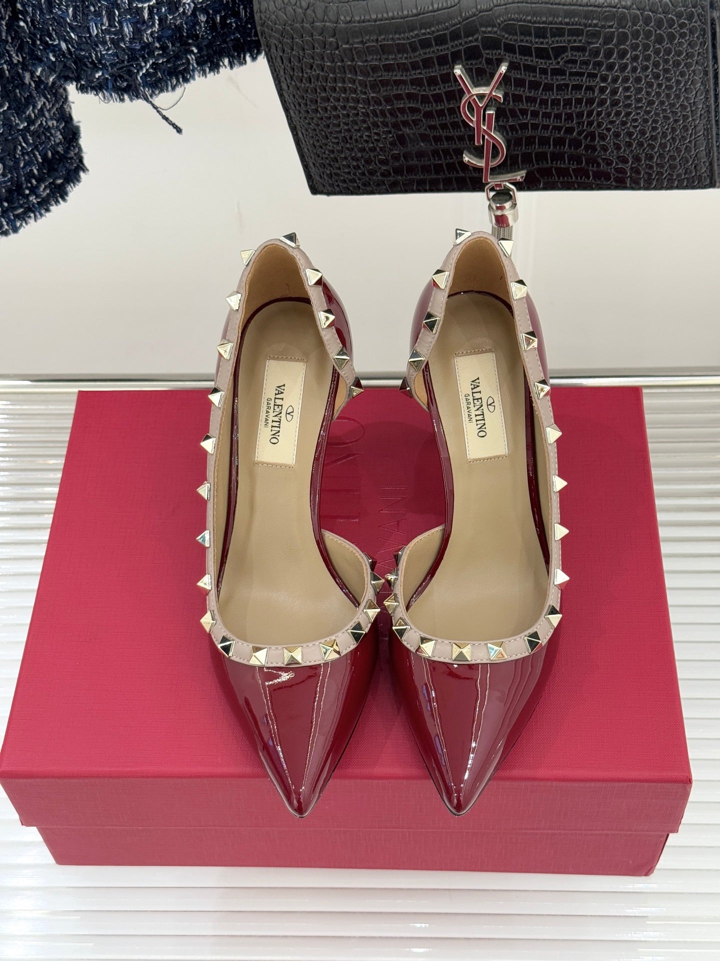 Valentino Rockstud Pumps Burgundy Patent Leather 643001