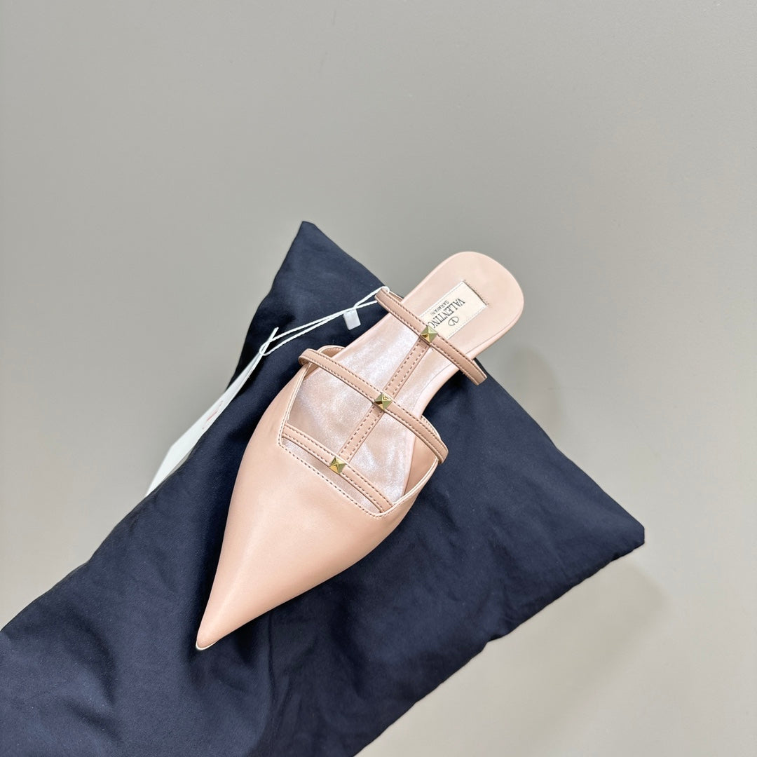 VL Rockstud Wispy Nude Tan Calfskin Mule 20mm