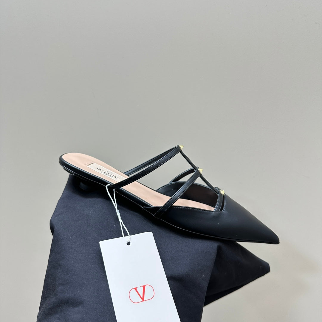 VL Rockstud Wispy Black Calfskin Mule 20mm
