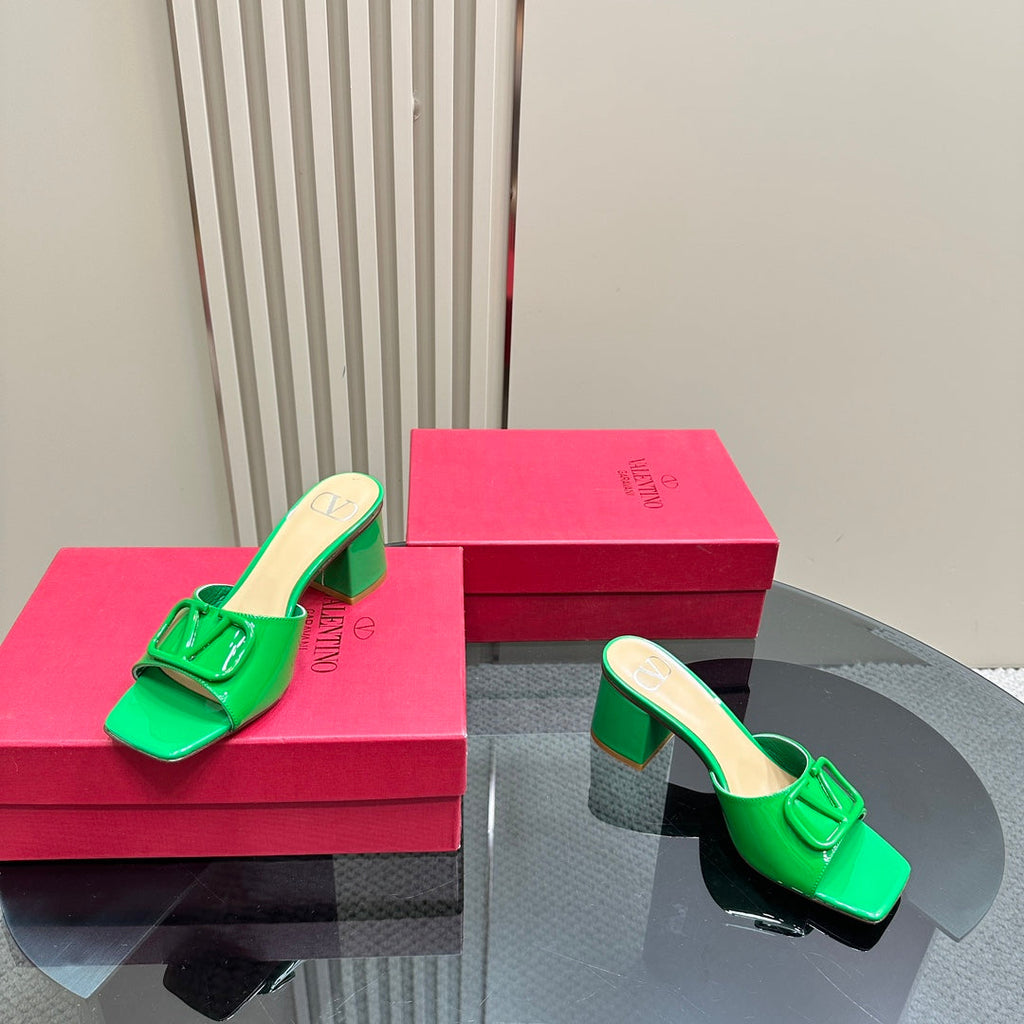 Vogo Signature High Shine Open Toe Sandals In Green Glossy Lambskin 839833