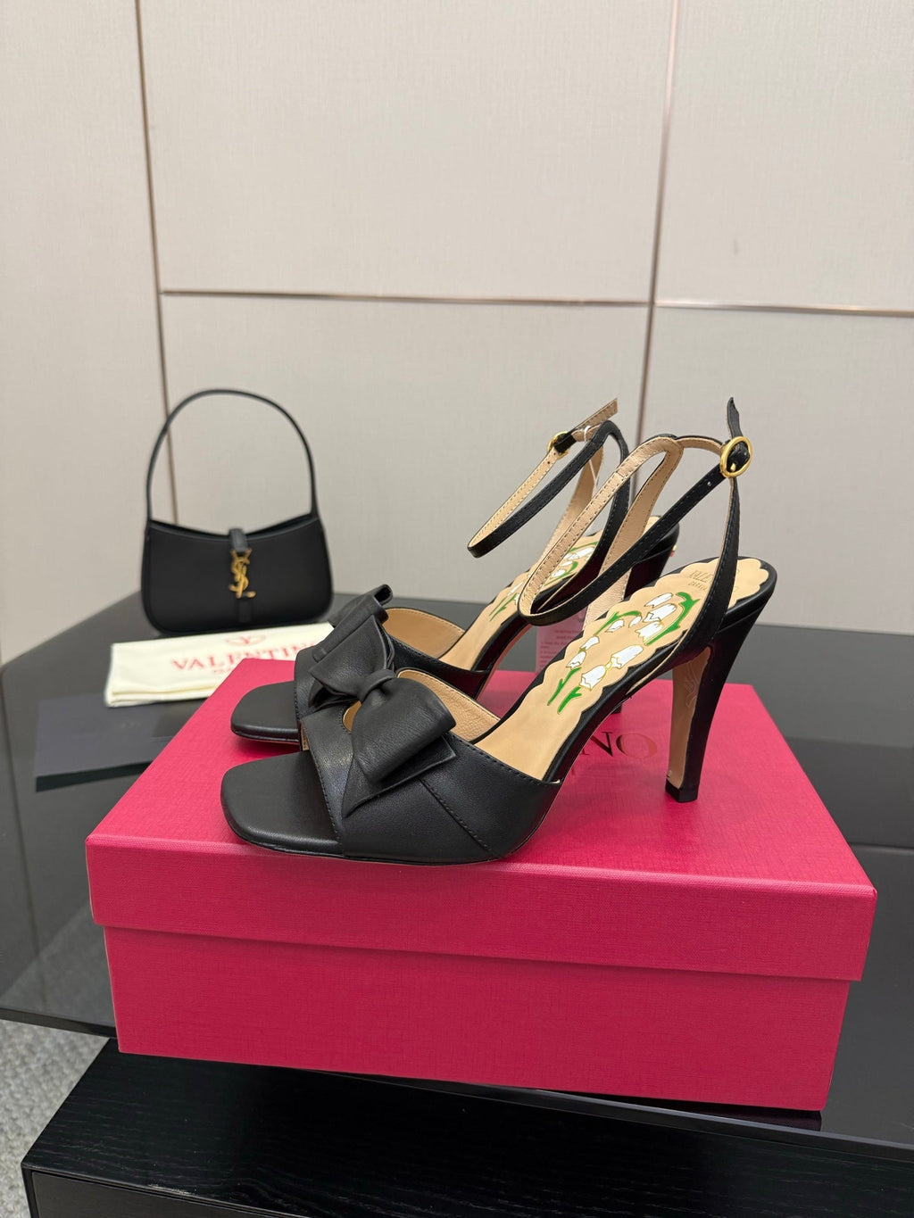 VT Bowow Sandal 95mm Black Leather