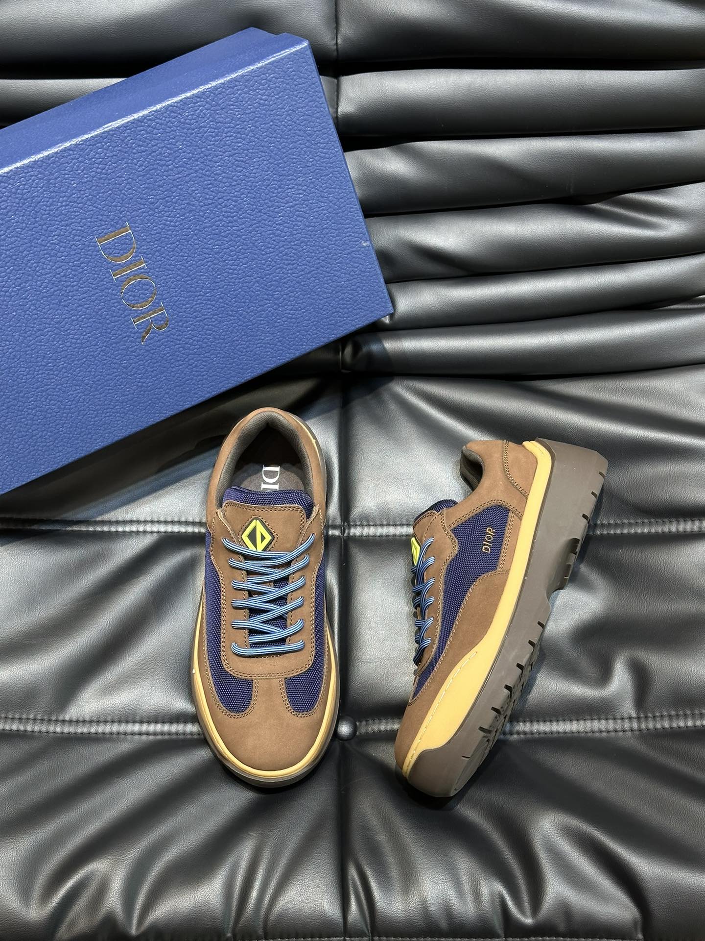 CD & TRAVIS SCOTT SNEAKER BROWN SUEDE