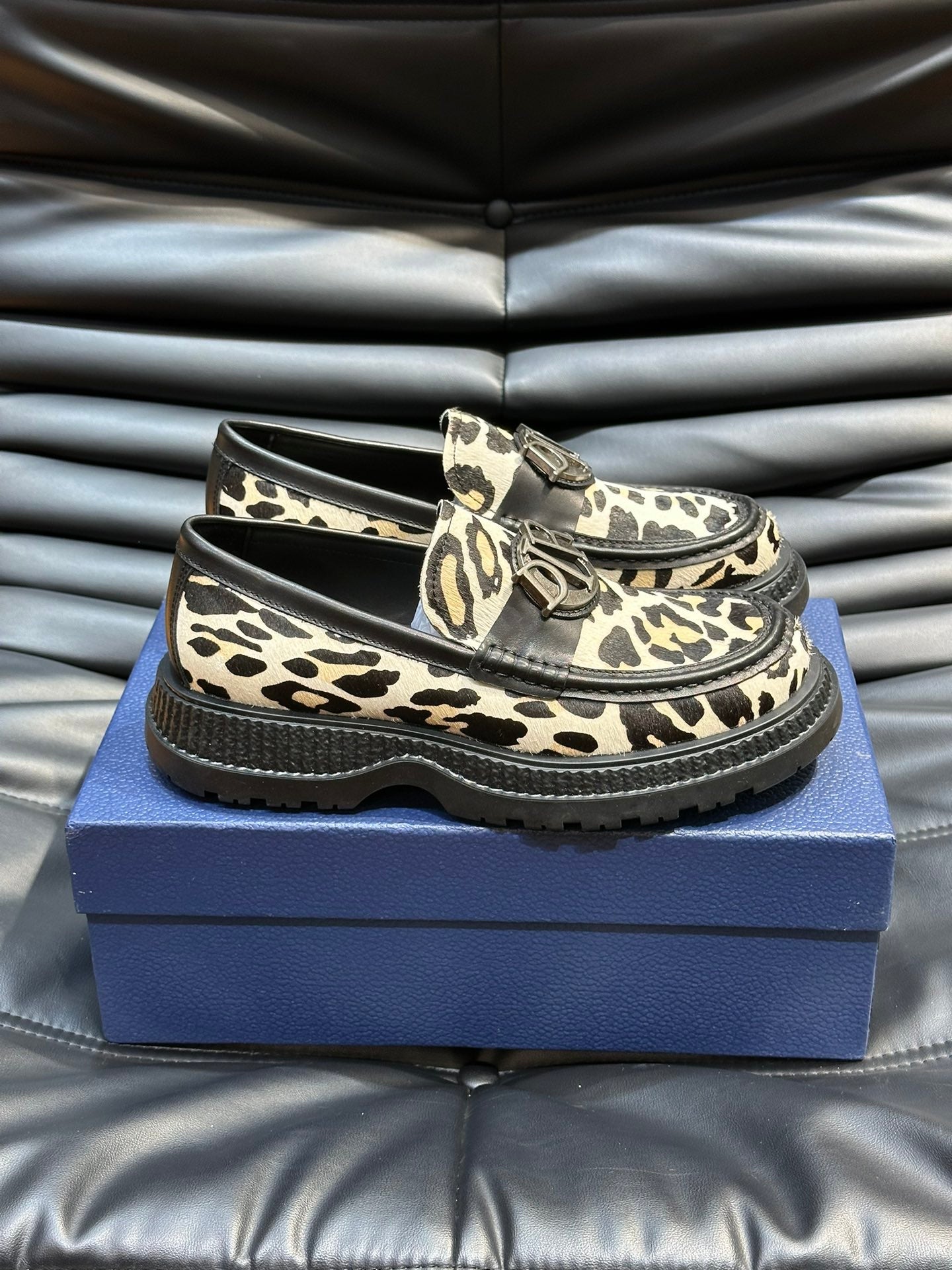 CD EXPLORER ICON LOAFER BLACK AND YELLOW FUR