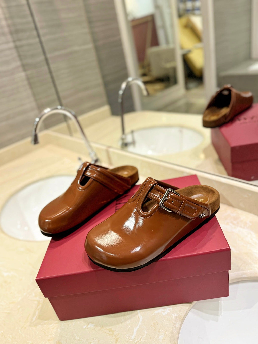 VL Fussfriend Bronze Brown Patent Calfskin Leather Sabot